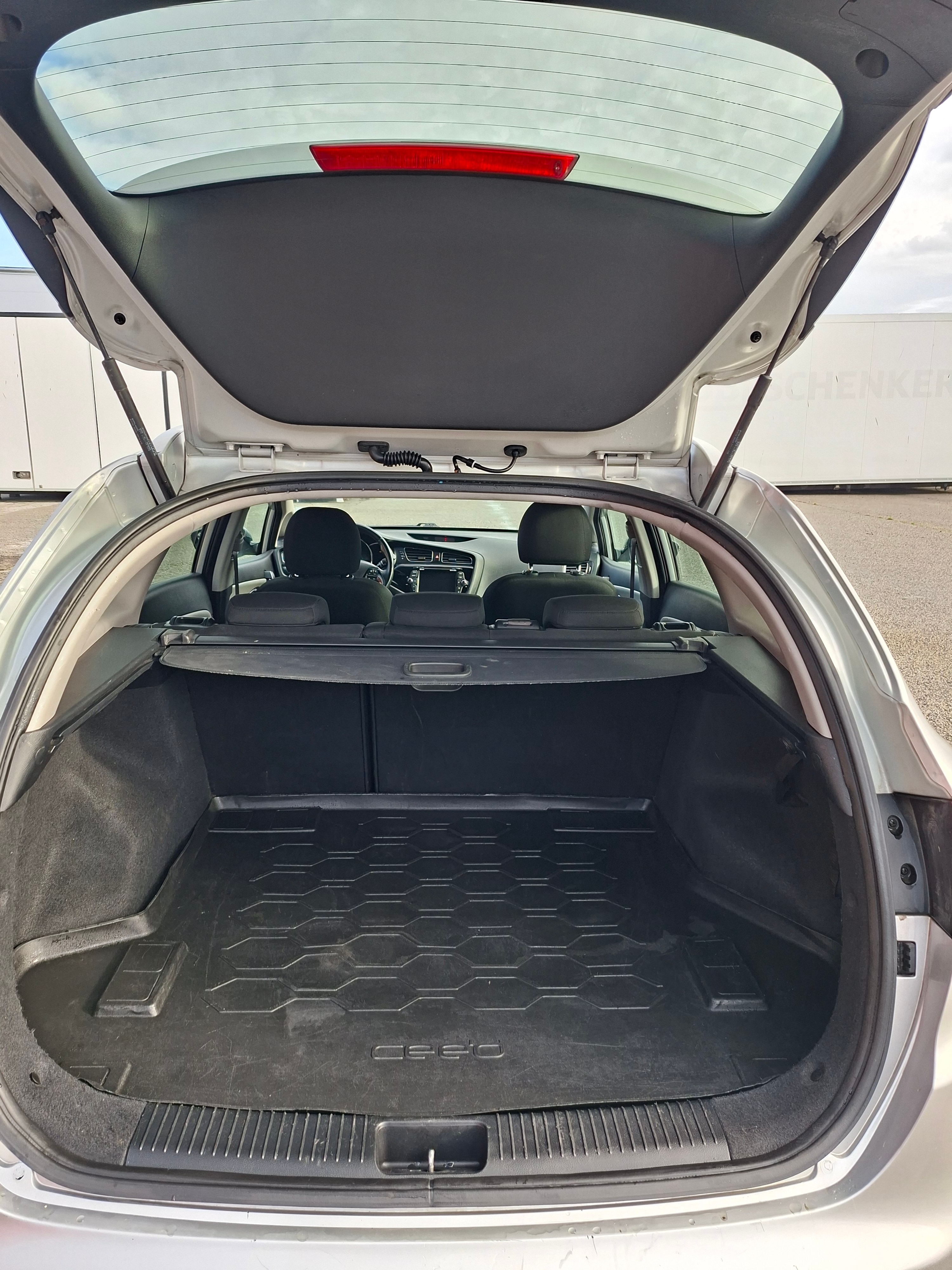 Kia Ceed _sw 1.6 CRDi Manuell 2014, bild 6/10