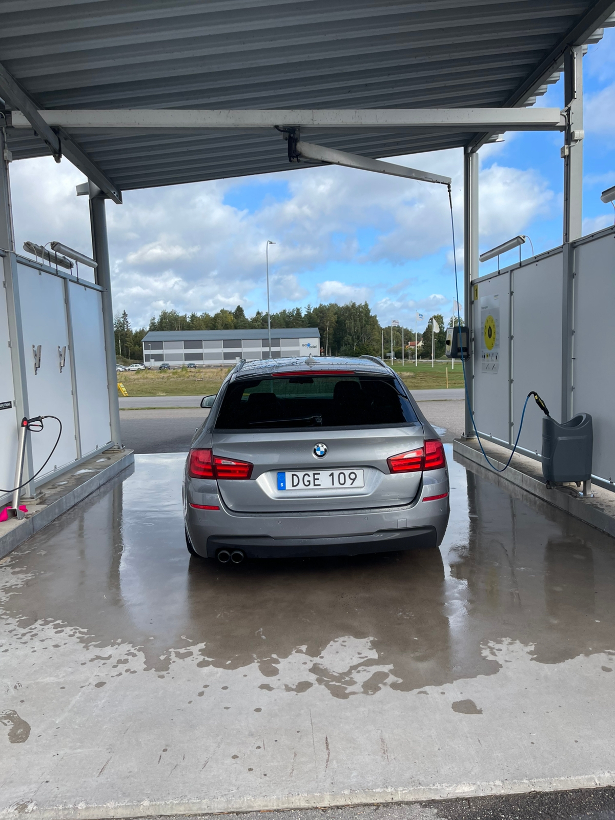 BMW 525 d Touring Steptronic 2012, kuva 2/7