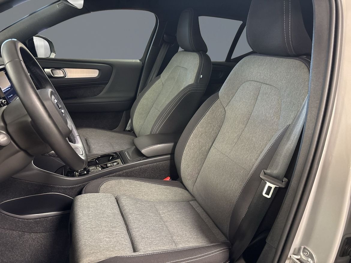 Volvo XC40 B3 FWD Bensin Plus Dark 2025, bild 6/12