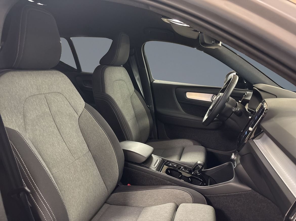 Volvo XC40 B3 FWD Bensin Plus Dark 2025, bild 7/12