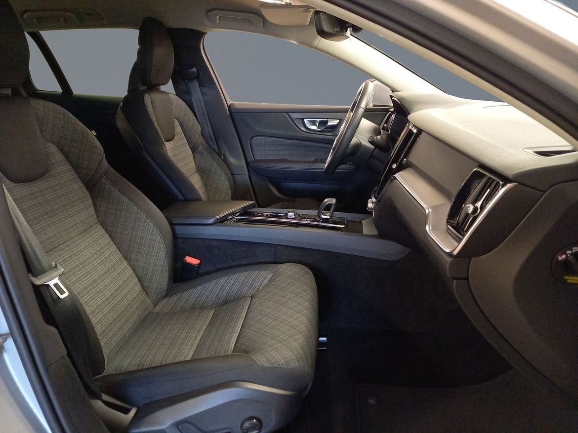 Volvo V60 B4 Diesel Core 2023, photo 7/10