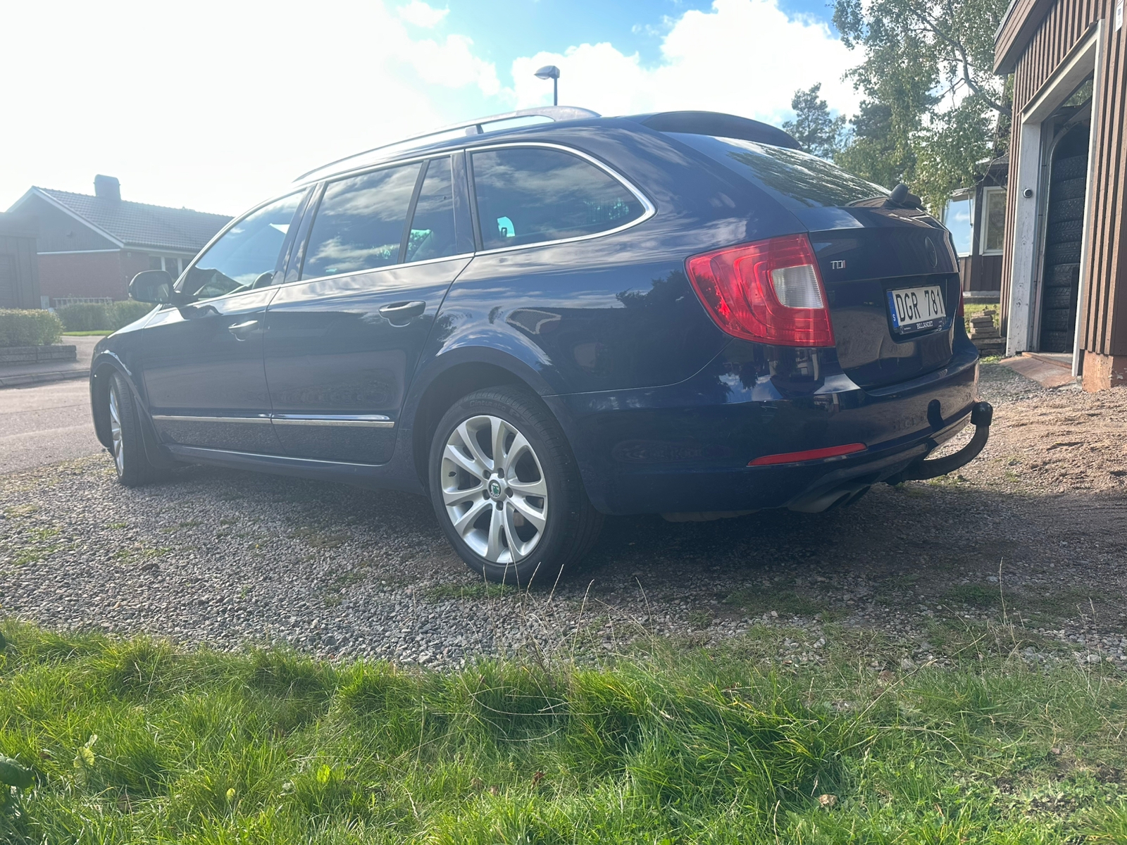 Skoda Superb 2012, bild 4/10