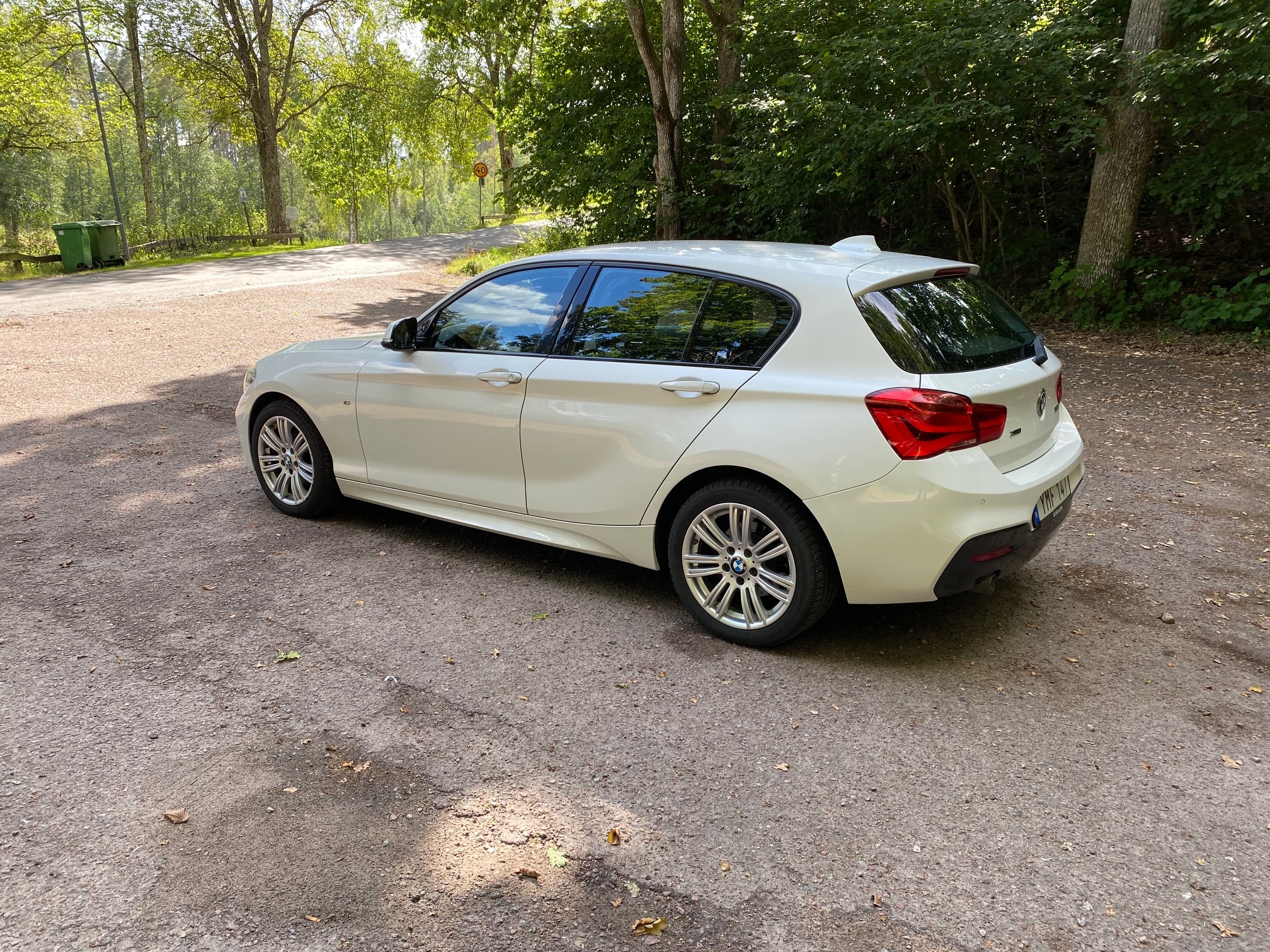 BMW 118 d xDrive 5-dörrars Manuell 2017, bild 2/6