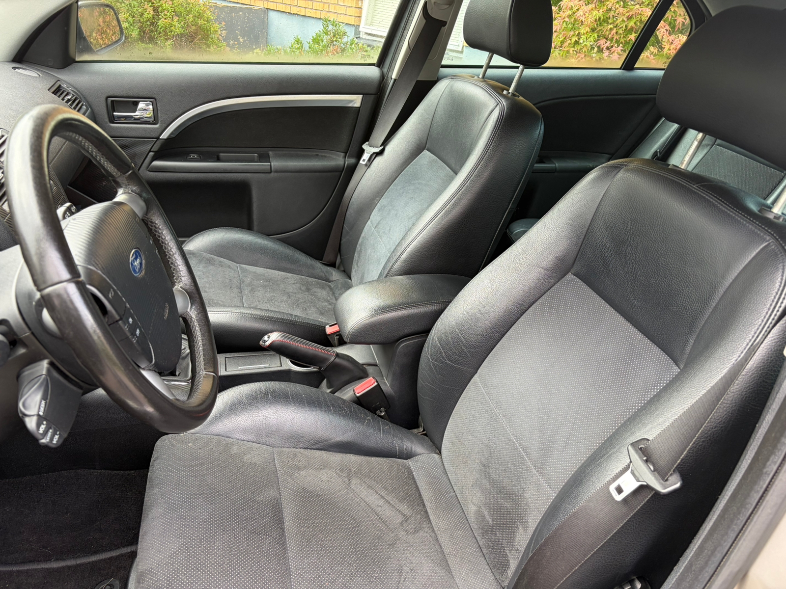 Ford Mondeo Halvkombi 3.0 V6 Manuell 2005, bild 7/8