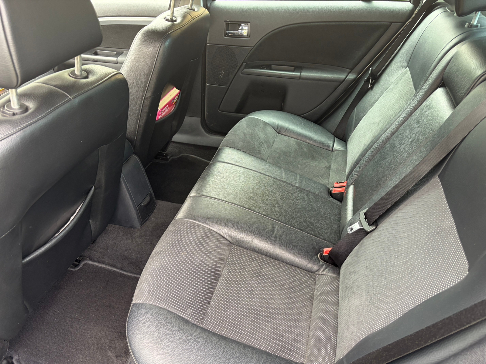 Ford Mondeo Halvkombi 3.0 V6 Manuell 2005, bild 5/8