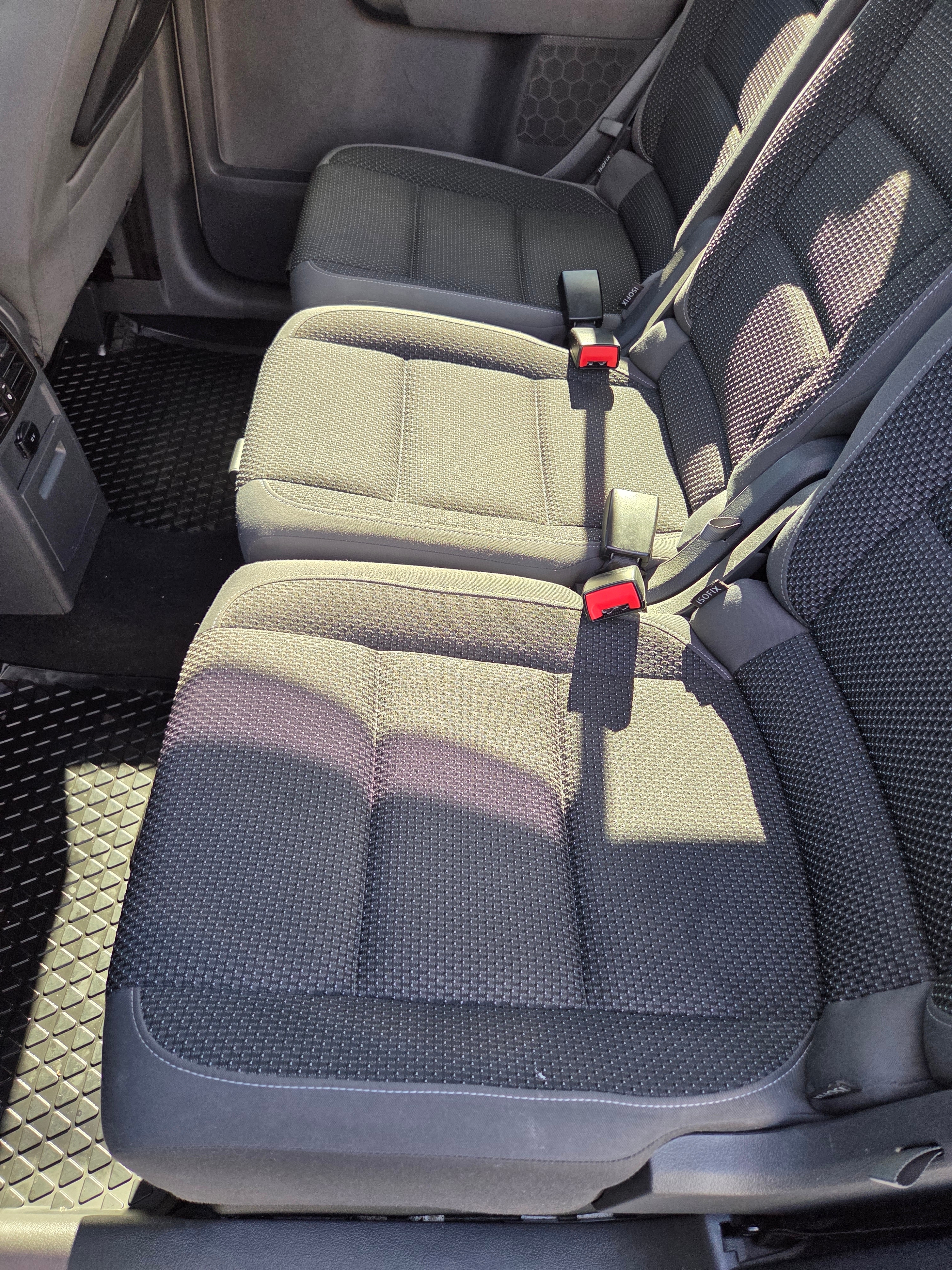 Volkswagen Touran 2011, bild 8/8