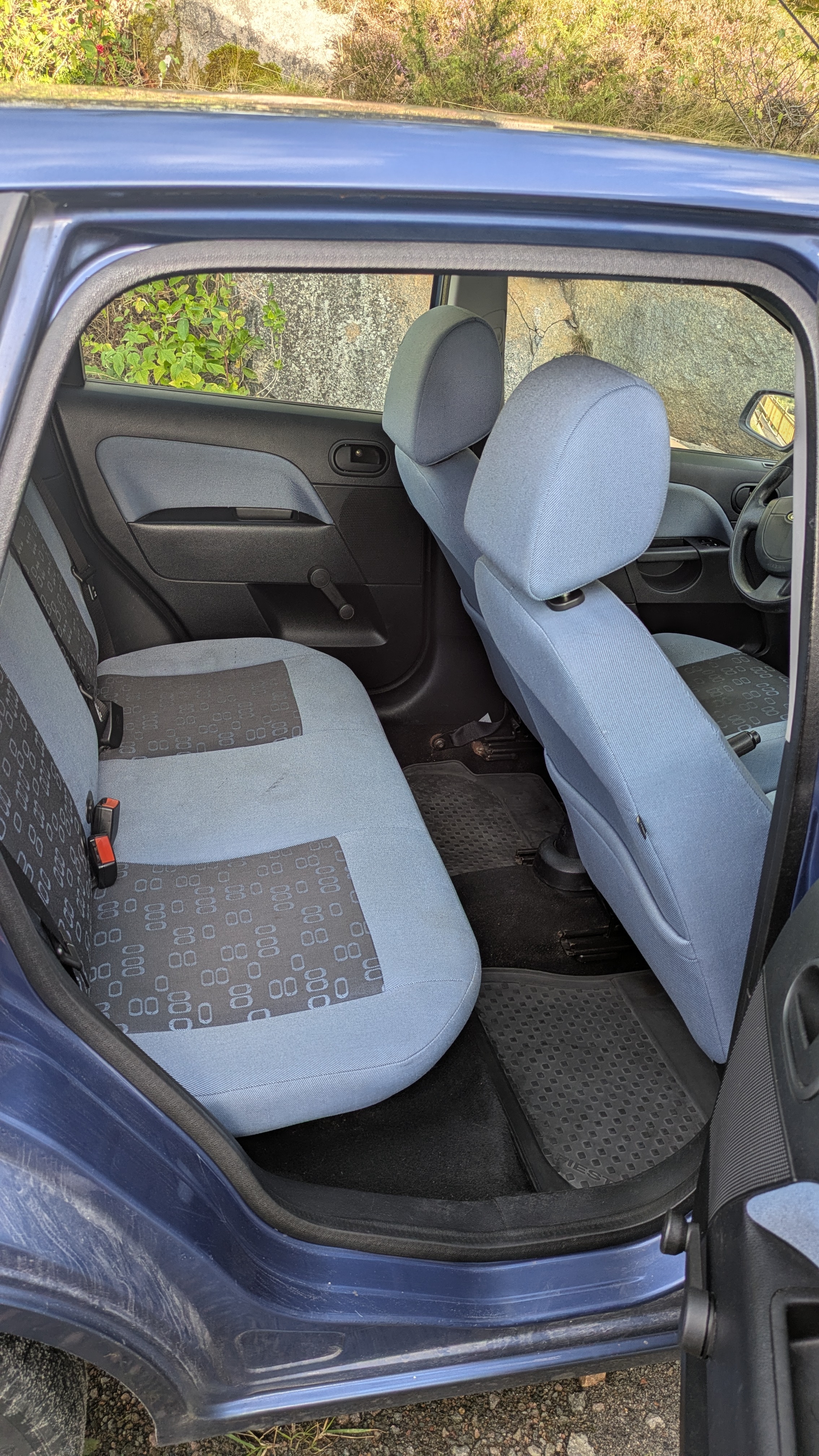 Ford Fiesta 5-dörrar 1.3 Manuell 2005, bild 7/8