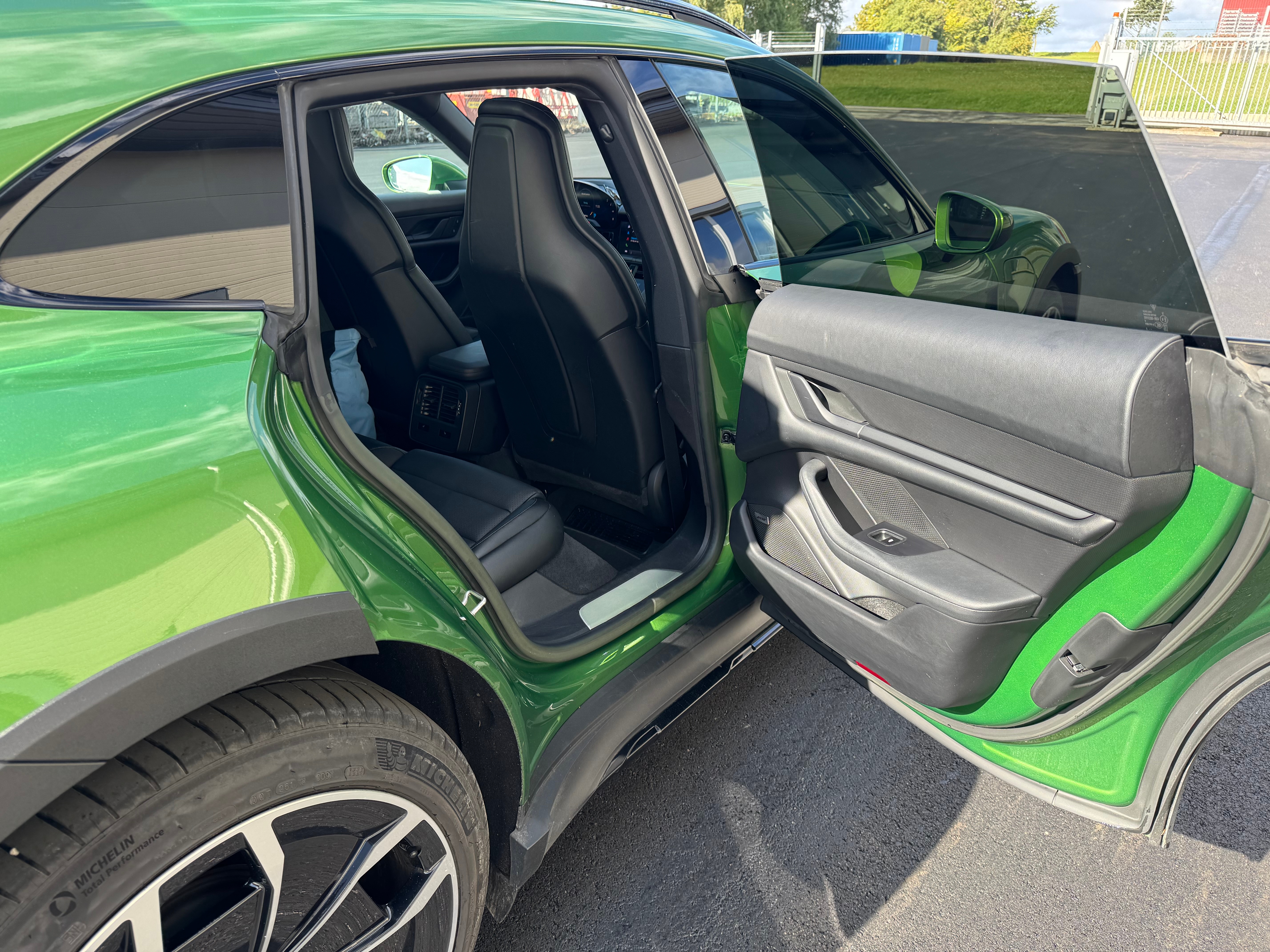 Porsche Taycan 2022, bild 7/9