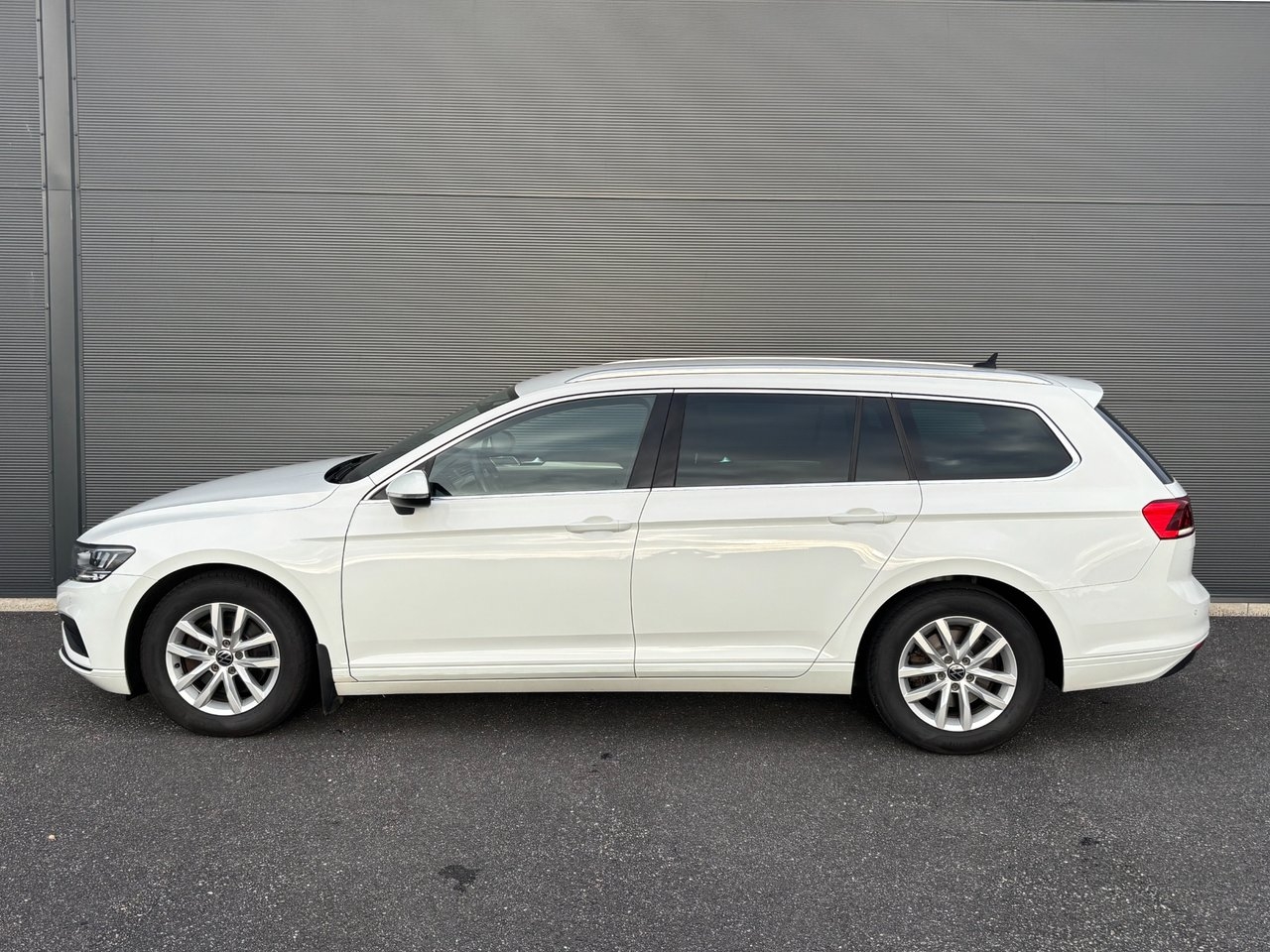 Volkswagen Passat Sportscombi 1.5 TSI 2021, bild 2/10