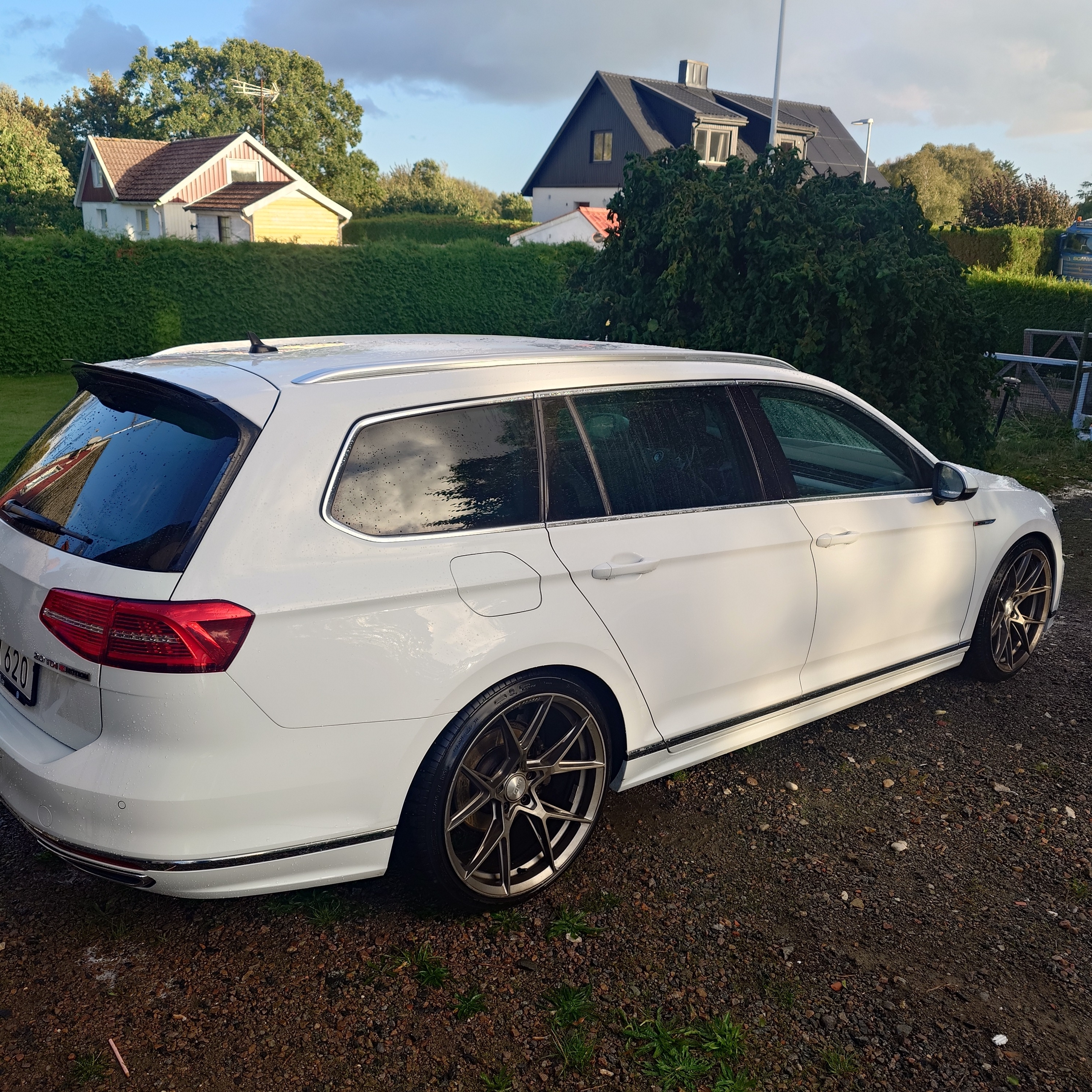 Volkswagen Passat 2017, bild 2/6