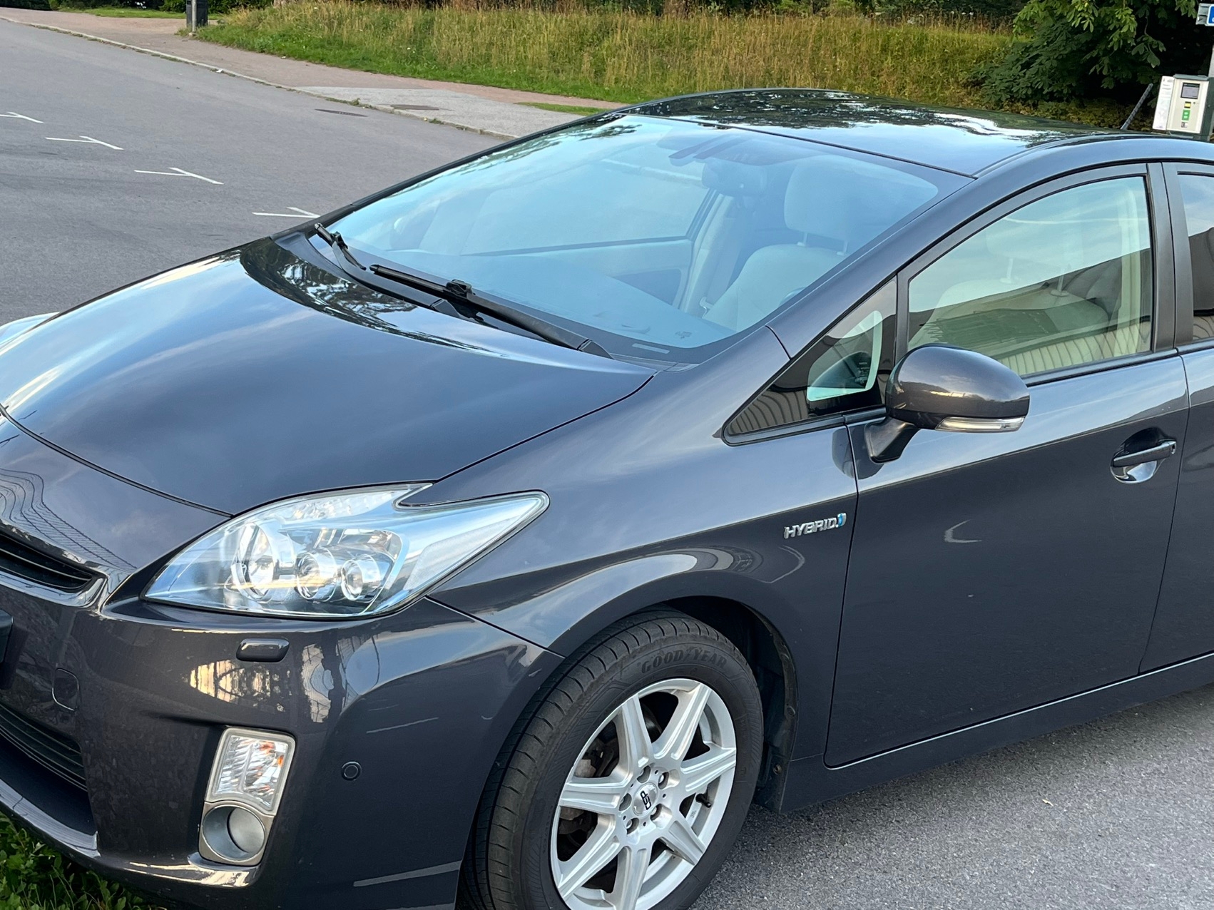 Toyota Prius Hybrid CVT 2010, bild 2/4