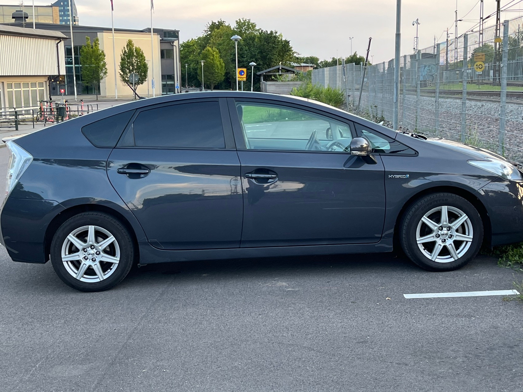 Toyota Prius Hybrid CVT 2010, bild 4/4