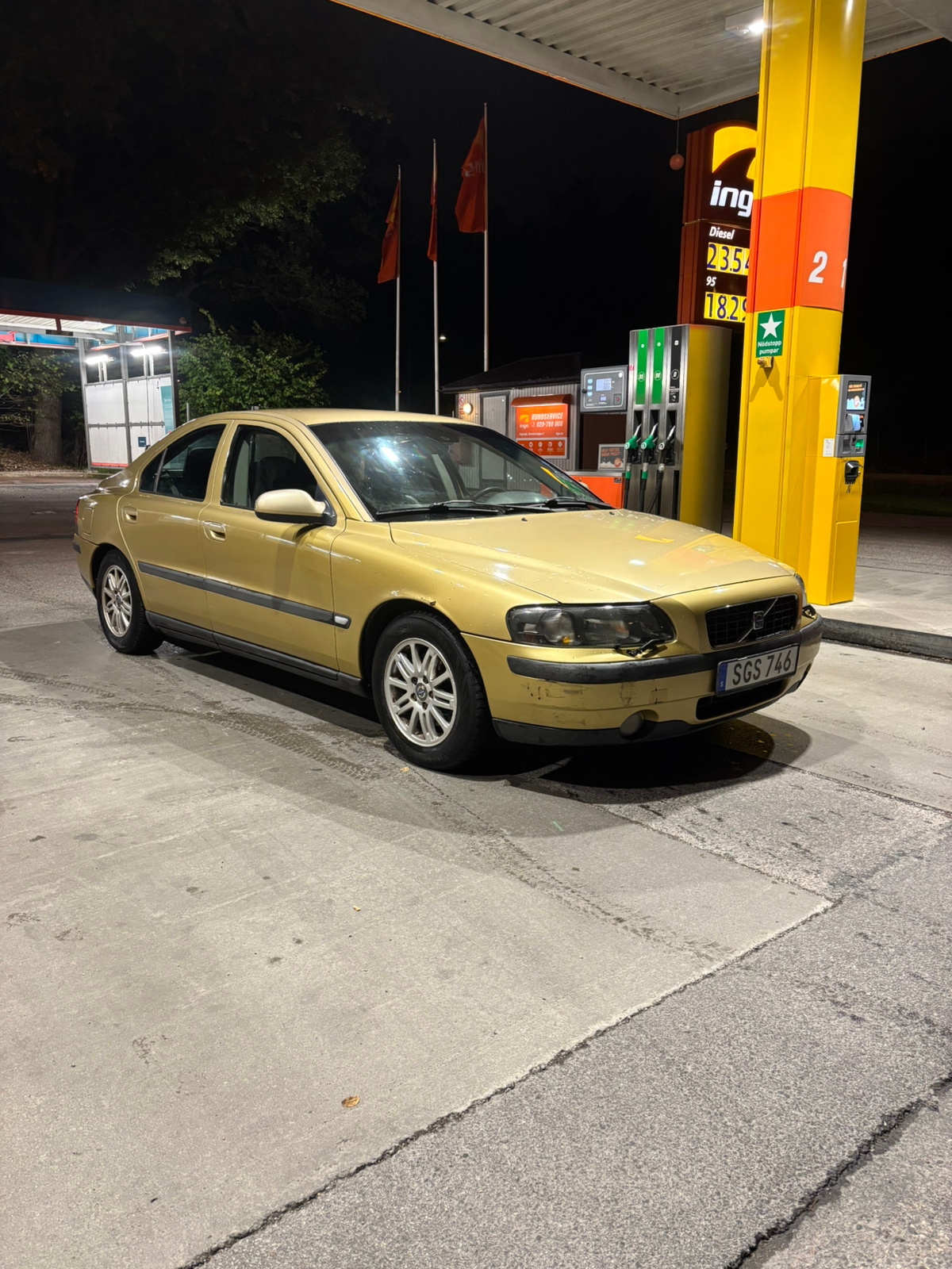 Volvo S60 2.4 Automatisk 2001, bild 2/7
