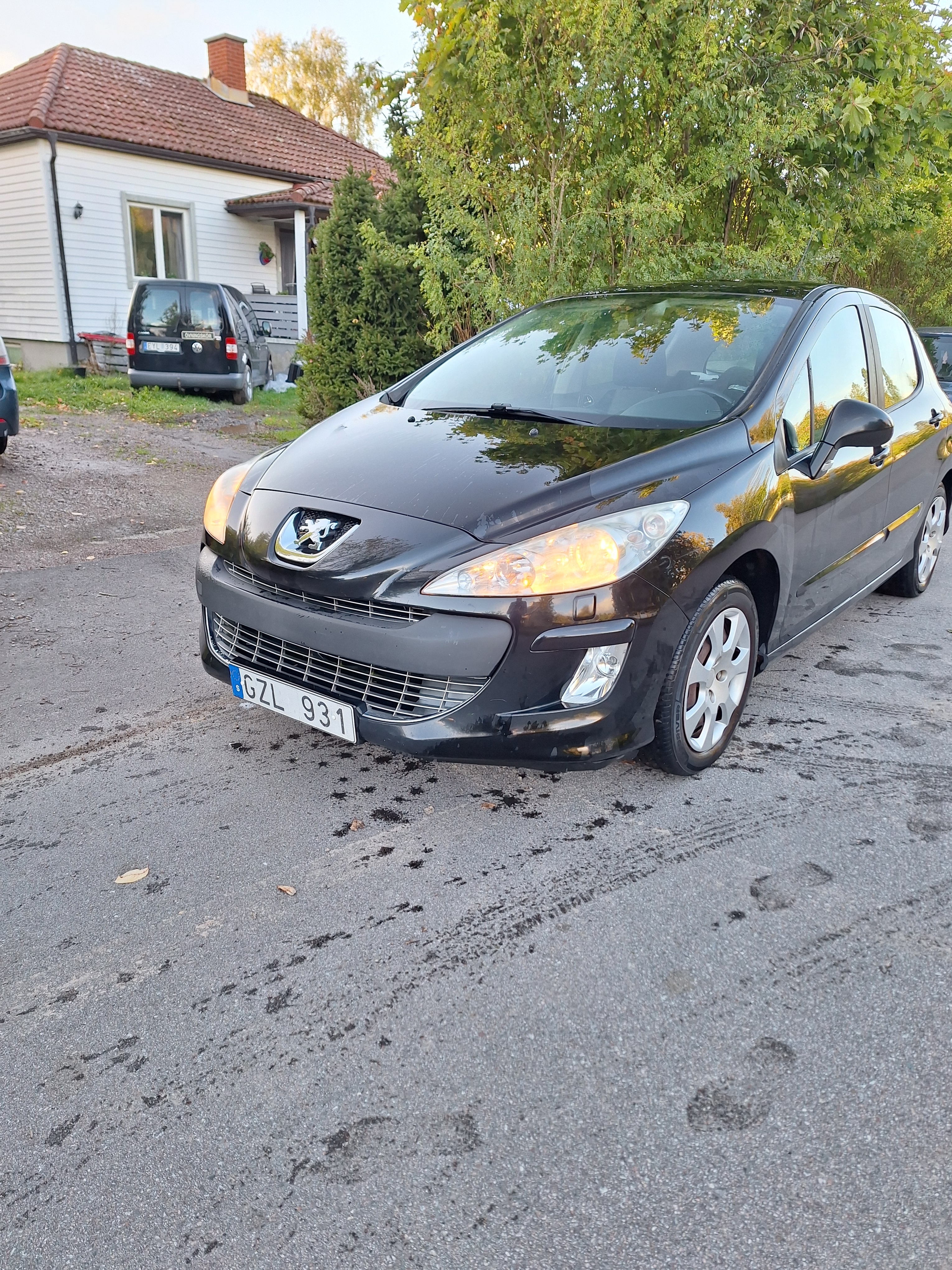 Peugeot 308 5-dörrar 1.6 VTi Manuell 2010, bild 2/4
