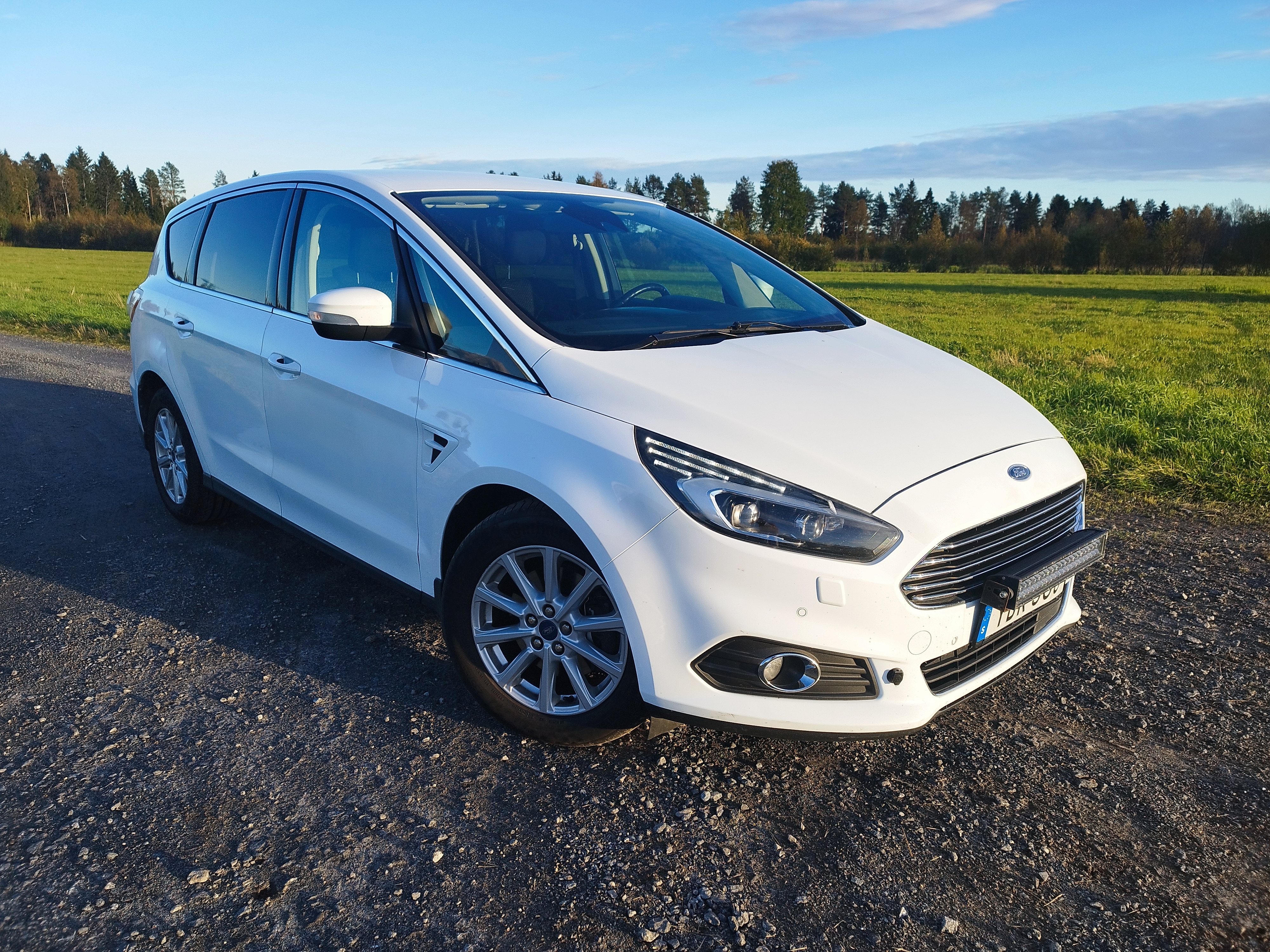 Ford S-MAX 2.0 TDCi Manuell 2016, bild 4/10