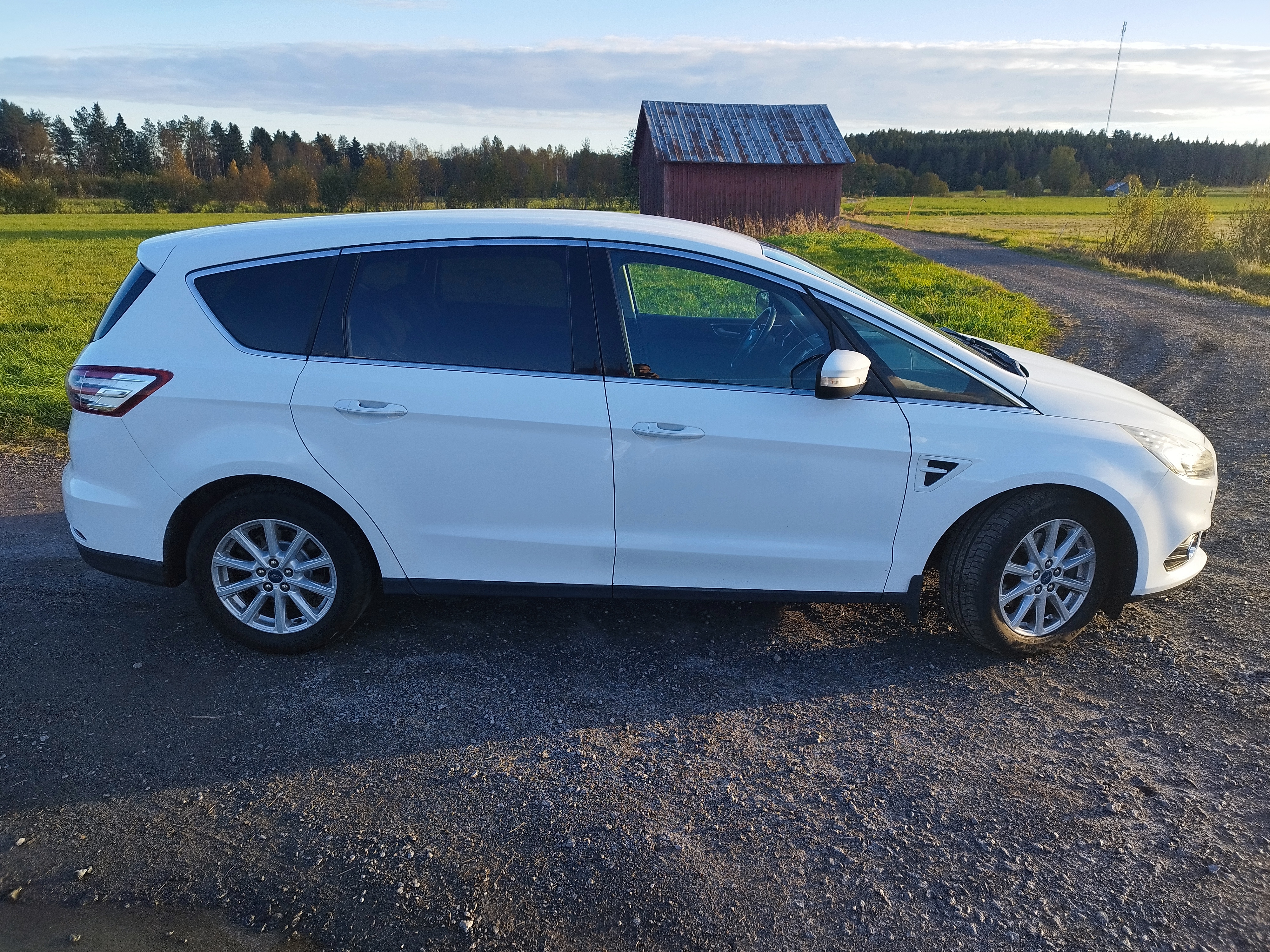 Ford S-MAX 2.0 TDCi Manuell 2016, bild 5/10