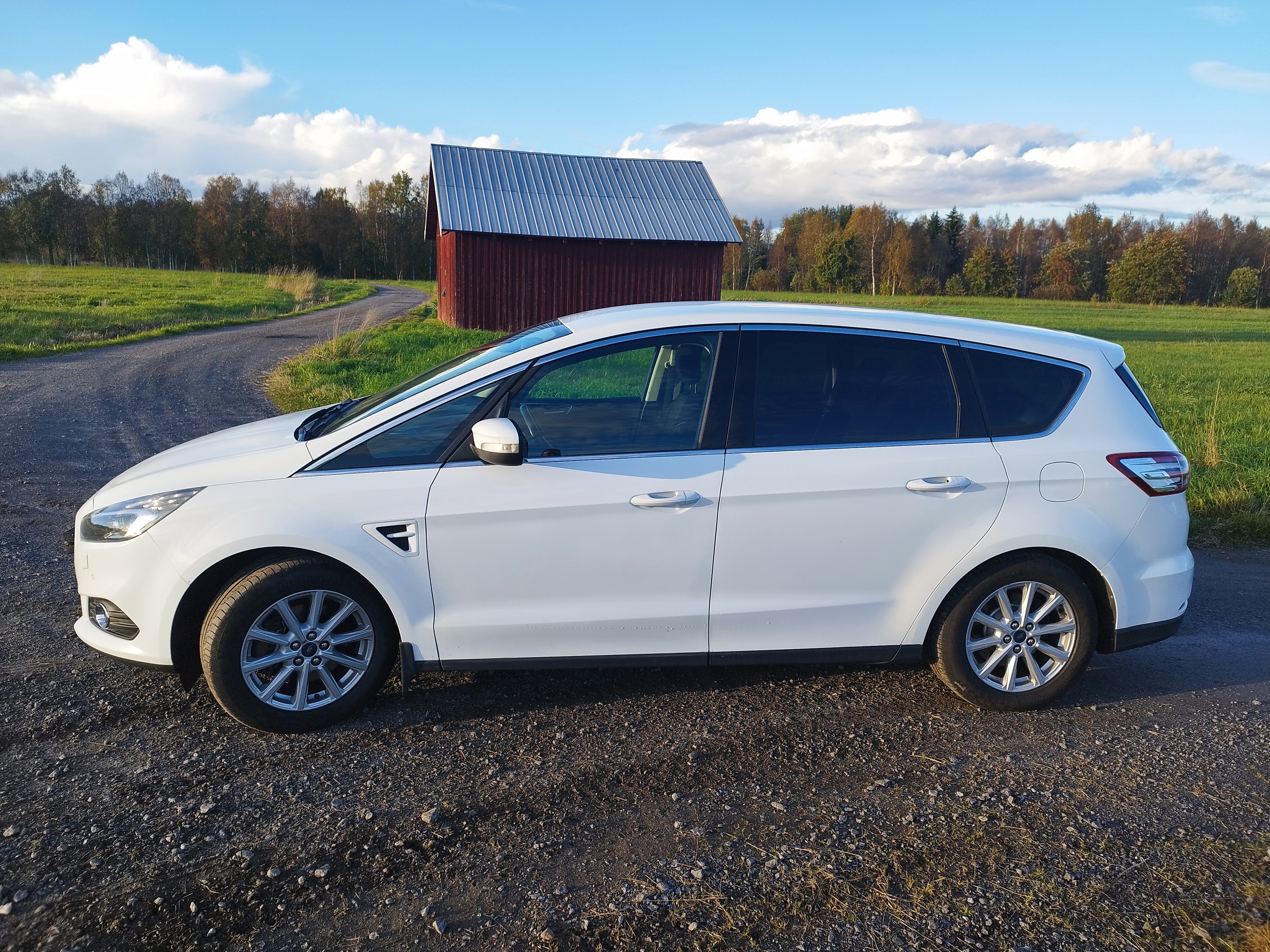 Ford S-MAX 2.0 TDCi Manuell 2016, bild 2/10