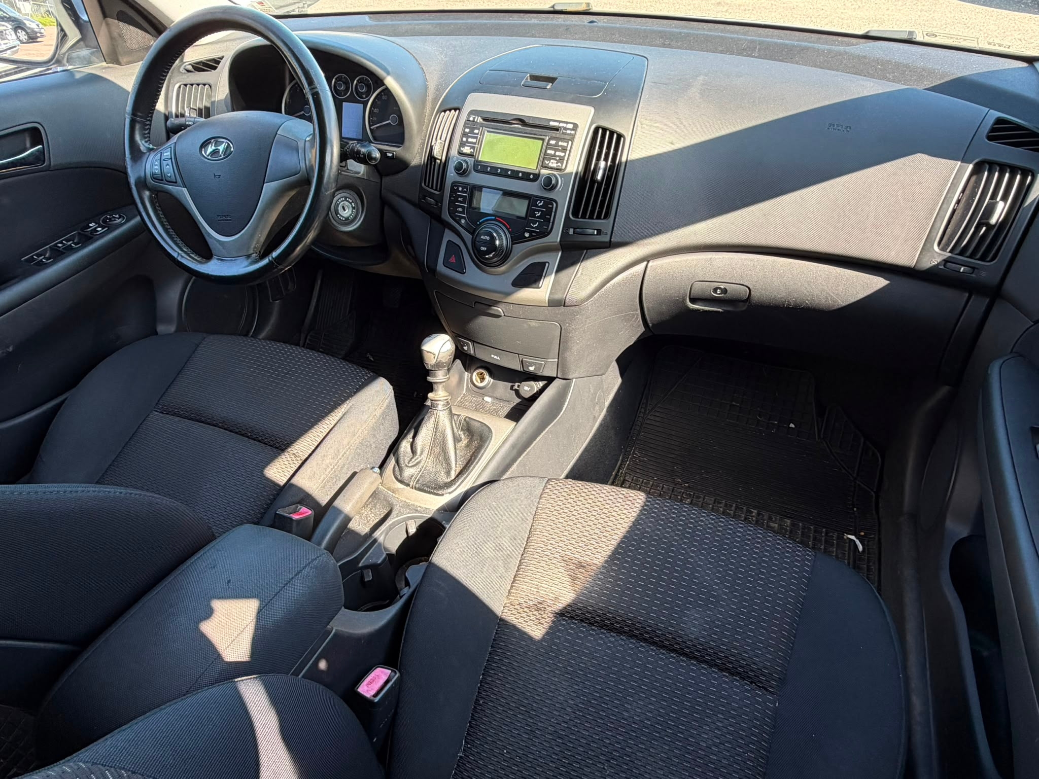 Hyundai i30 1.6 CRDi Manuell 2008, bild 5/9