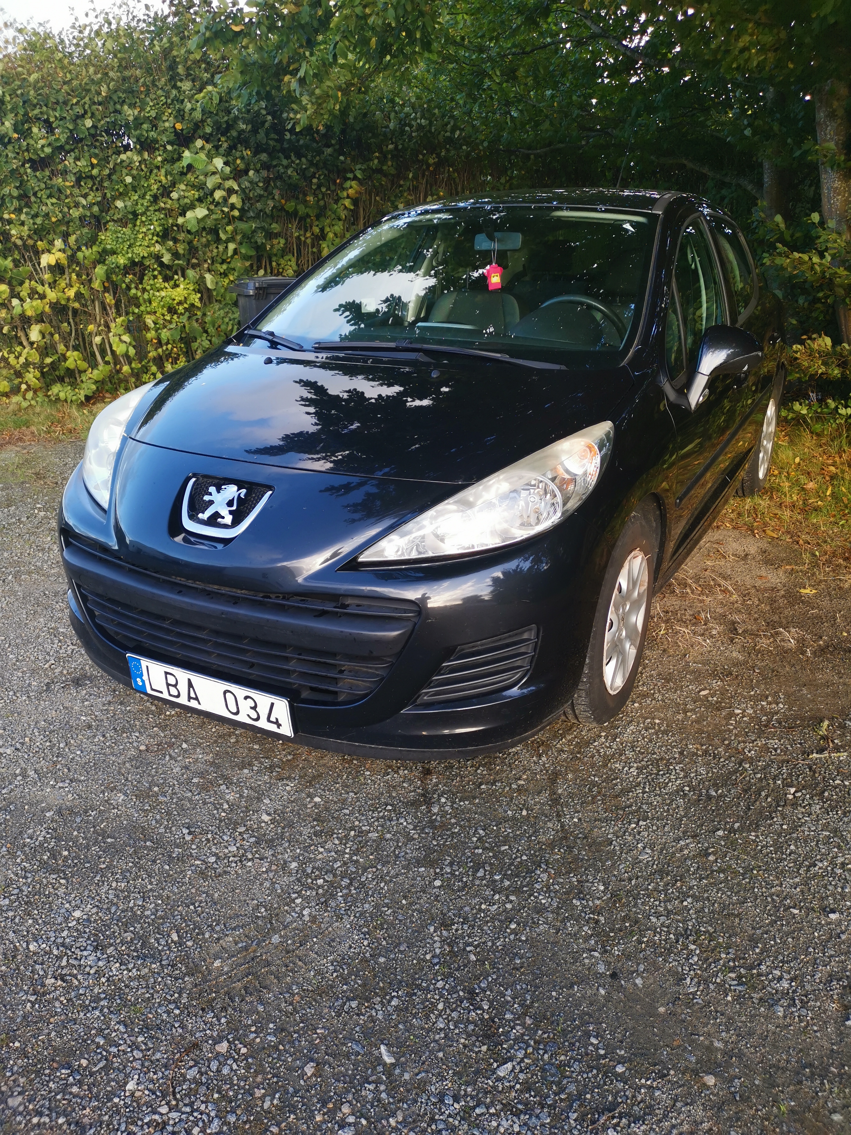 Peugeot 207 5-dörrar 1.4 VTi Manuell 2010, bild 2/4