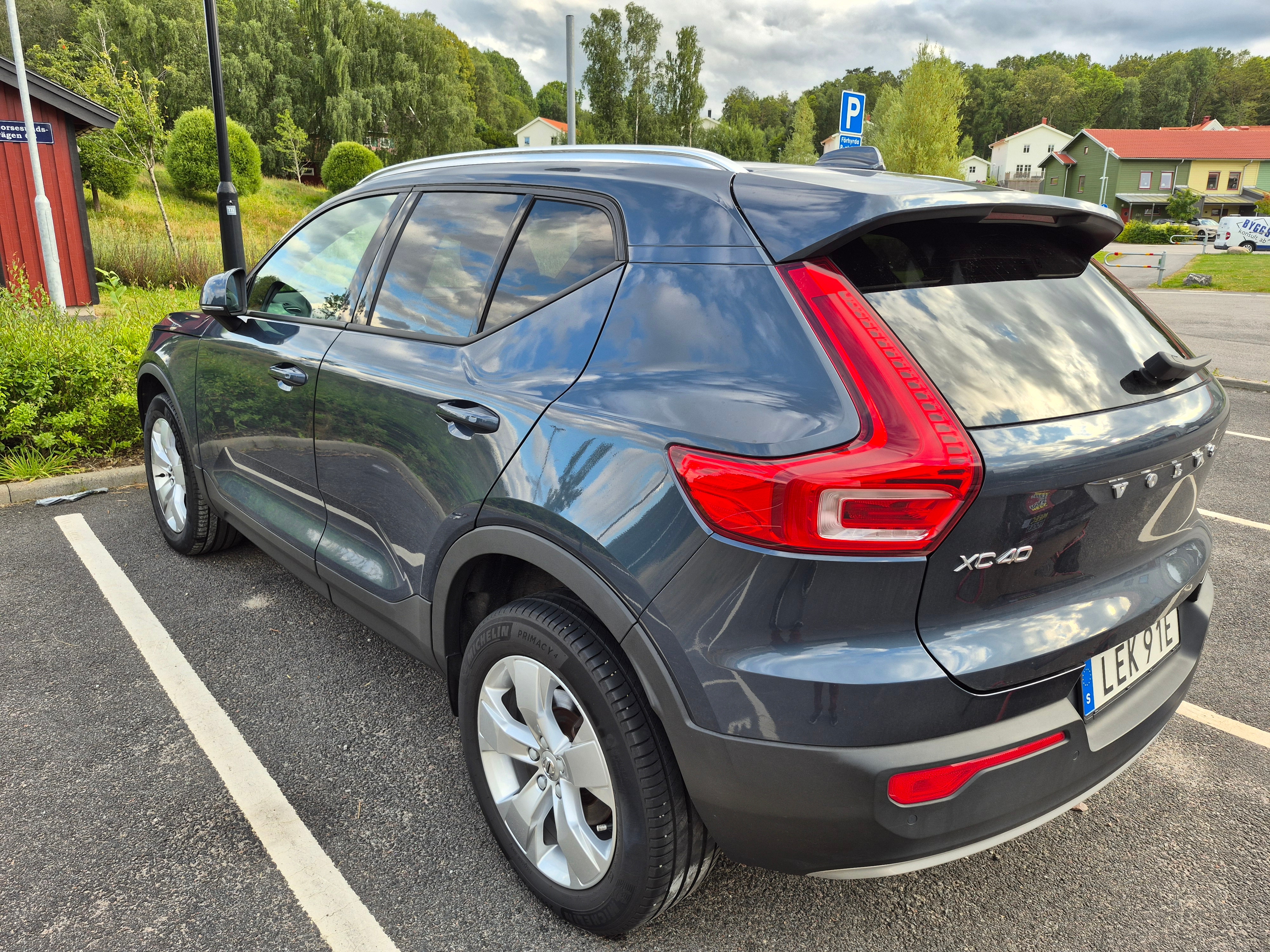 Volvo XC40 B4 FWD Momentum Advanced 2022, bild 3/10