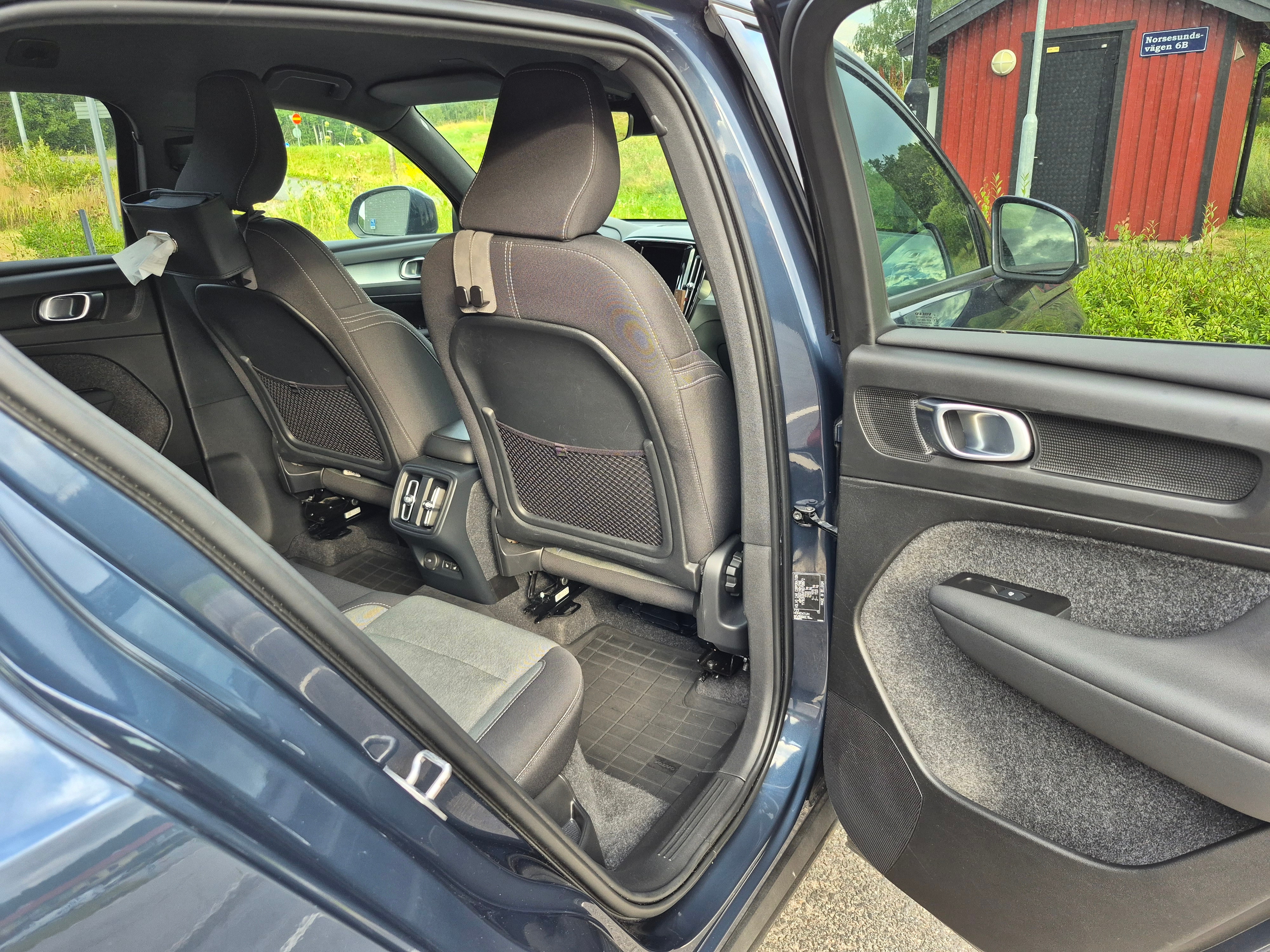 Volvo XC40 B4 FWD Momentum Advanced 2022, bild 6/10