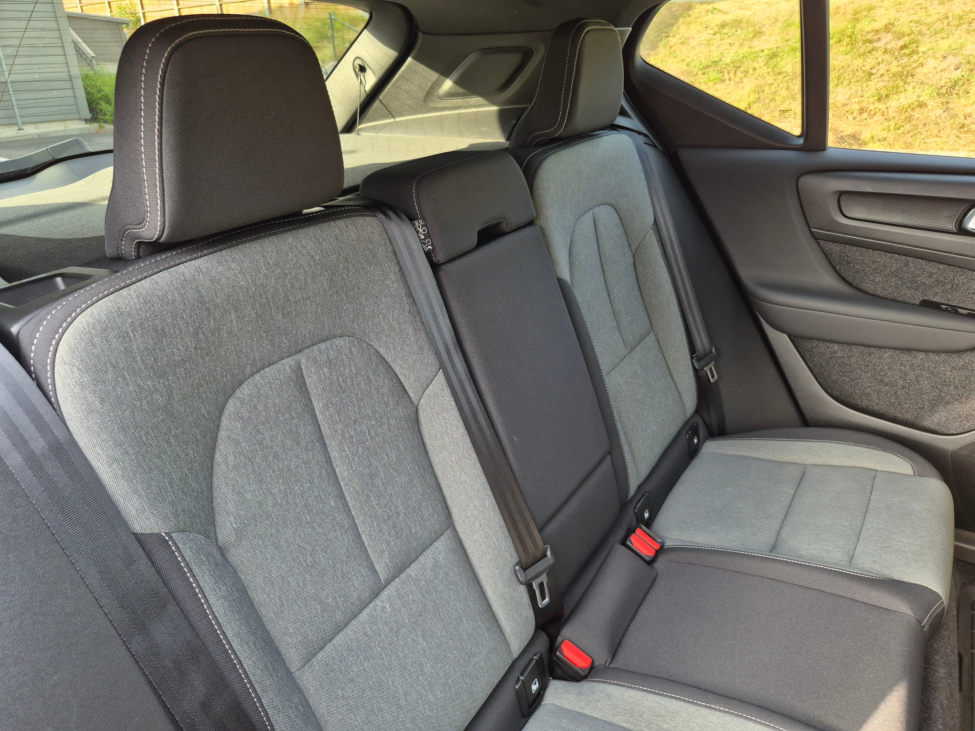 Volvo XC40 B4 FWD Momentum Advanced 2022, bild 5/10