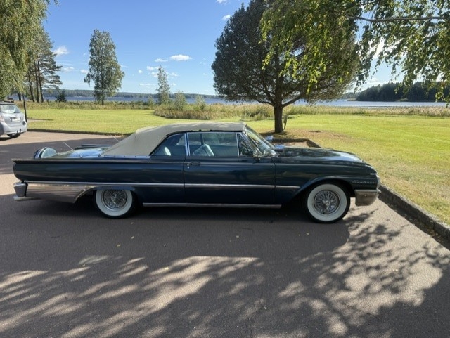Ford Galaxie Sunliner 6.4 V8 1961, kuva 4/10