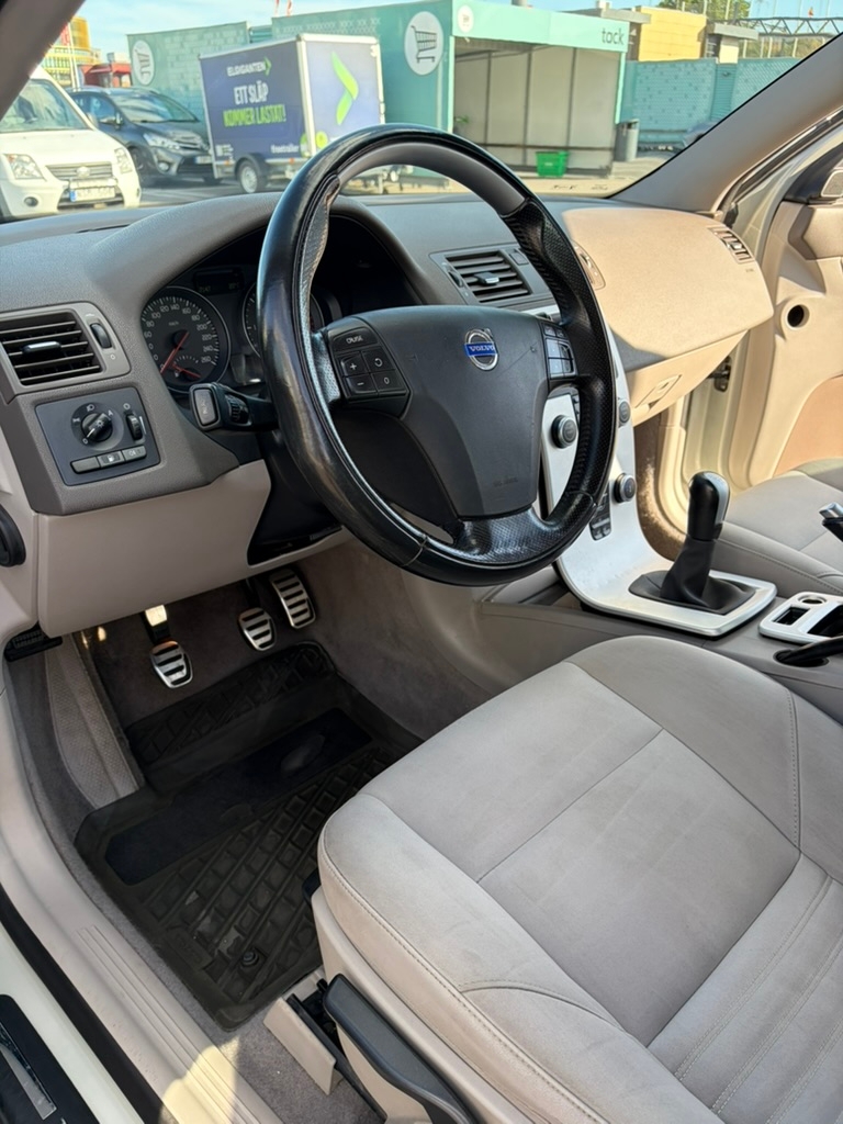 Volvo S40 D2 Manuell 2012, kuva 2/11
