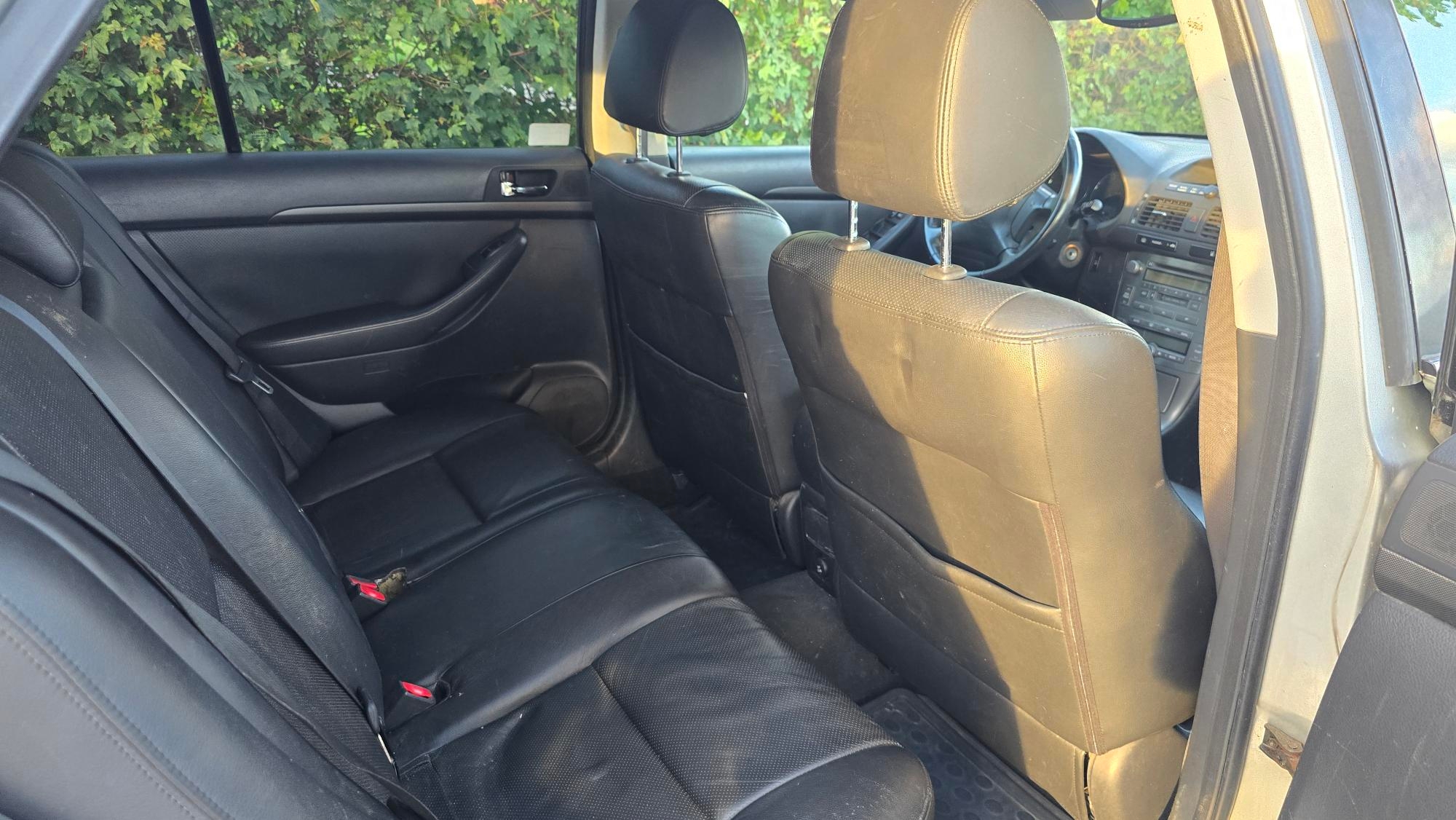Toyota Avensis 2005, bild 4/6