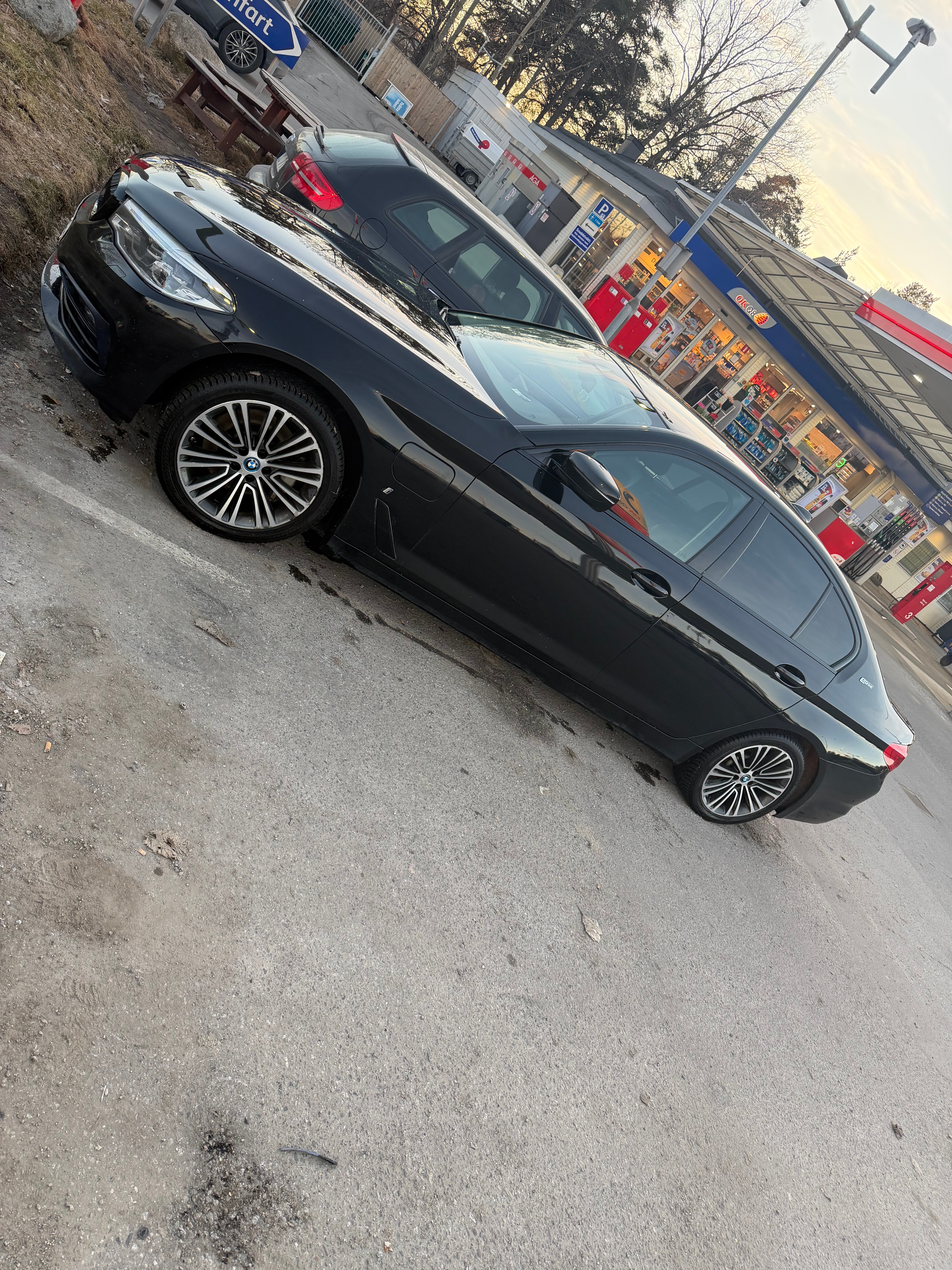 BMW 530 e iPerformance Sedan Steptronic 2019, photo 2/9