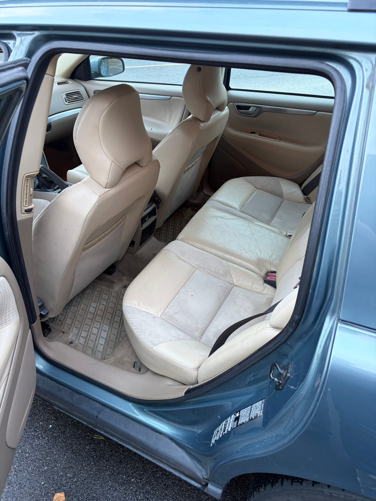 Volvo V70 2.5T Manuell 2004, bild 6/8