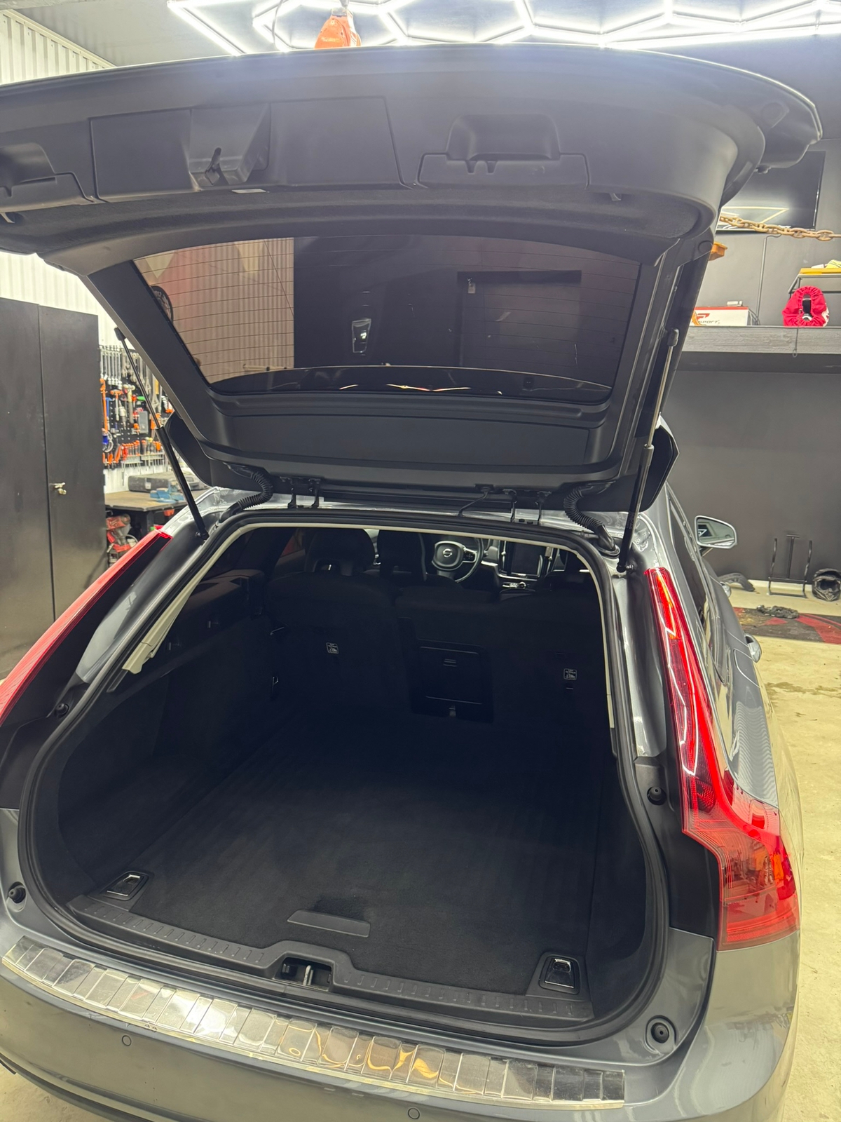 Volvo V90 D3 AWD Geartronic 2018, kuva 7/9