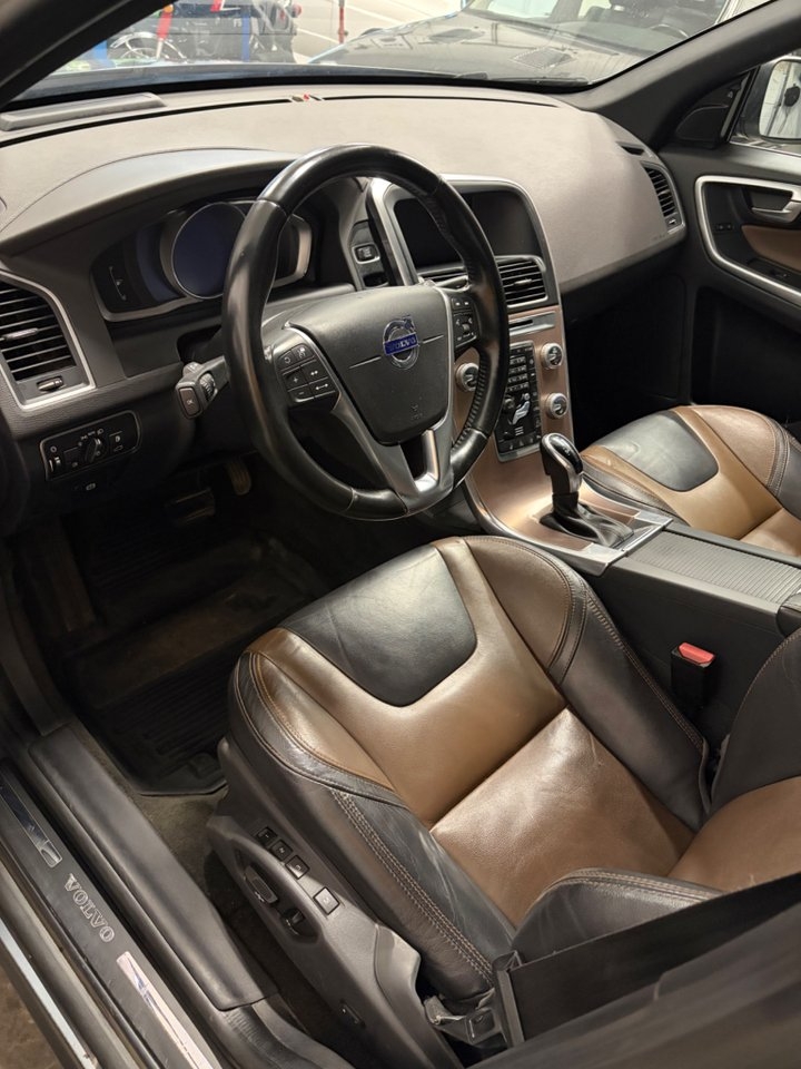 Volvo XC60 2017, kuva 7/9