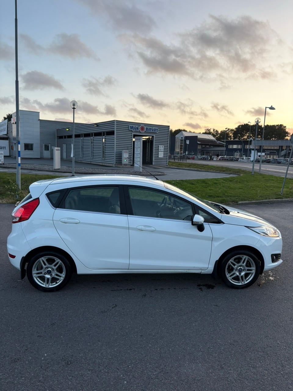 Ford Fiesta 5-dörrar 1.0 Manuell 2014, bild 5/10