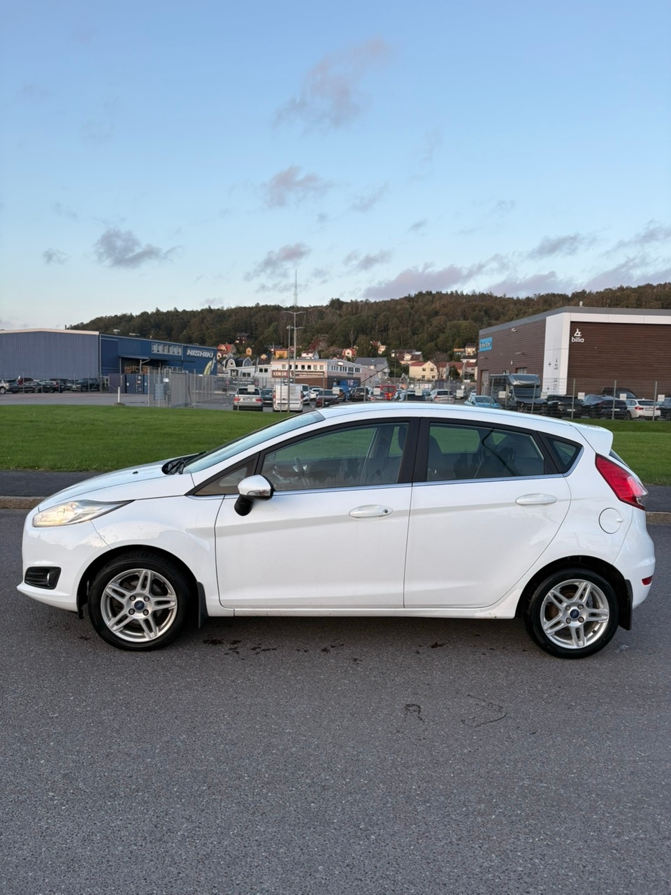 Ford Fiesta 5-dörrar 1.0 Manuell 2014, bild 4/10