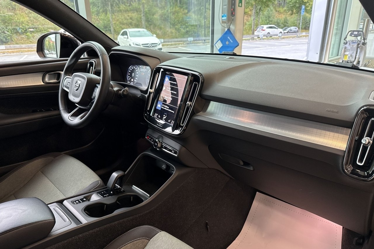 Volvo XC40 B4 Momentum Advanced Pro Edt 2022, bild 7/10
