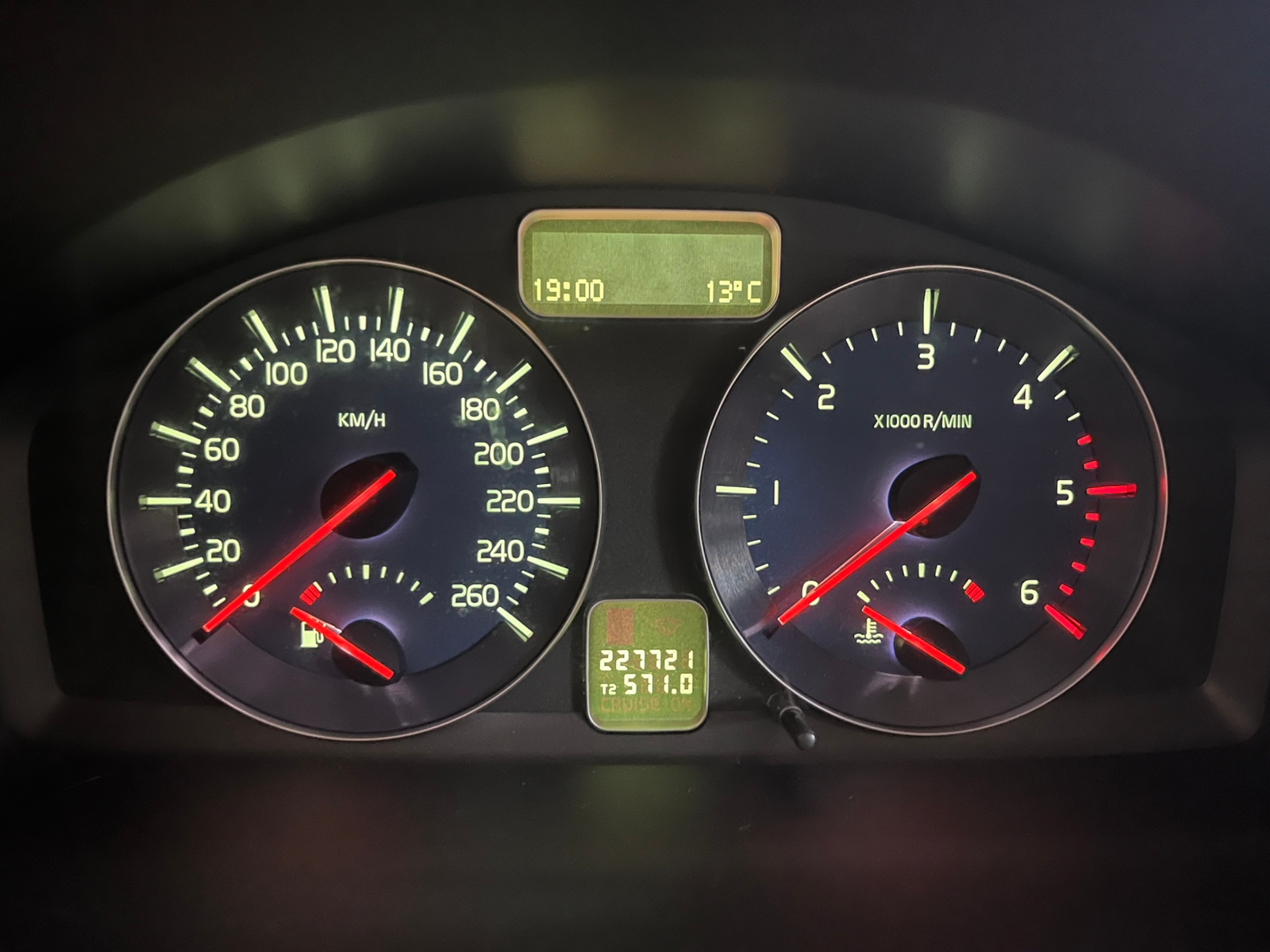 Volvo C30 1.6 D DRIVe, R-Design 2010, kuva 4/10