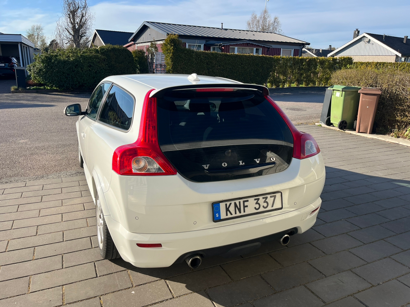 Volvo C30 1.6 D DRIVe, R-Design 2010, kuva 2/10