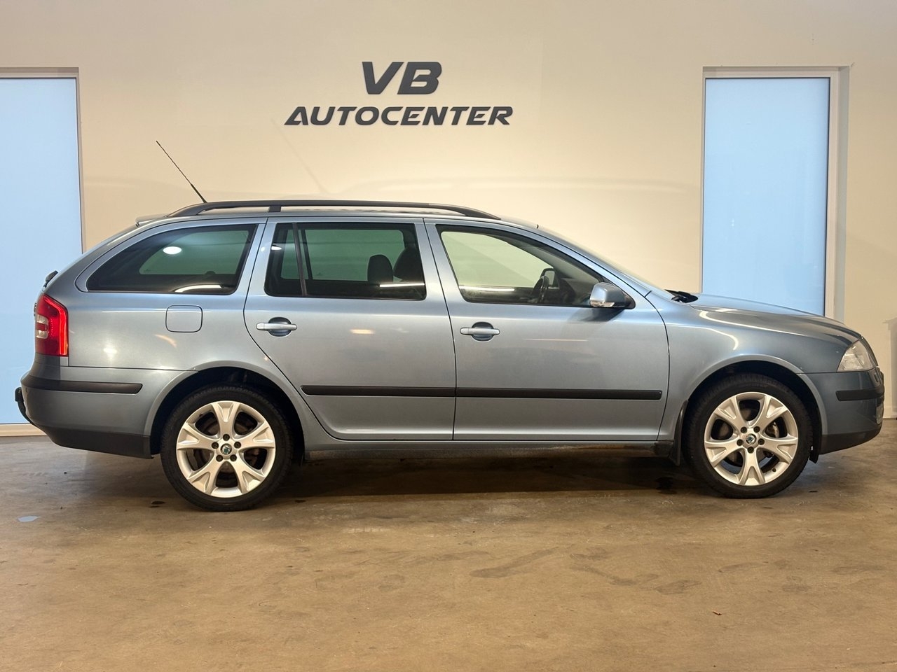Skoda Octavia 2008, bild 2/10