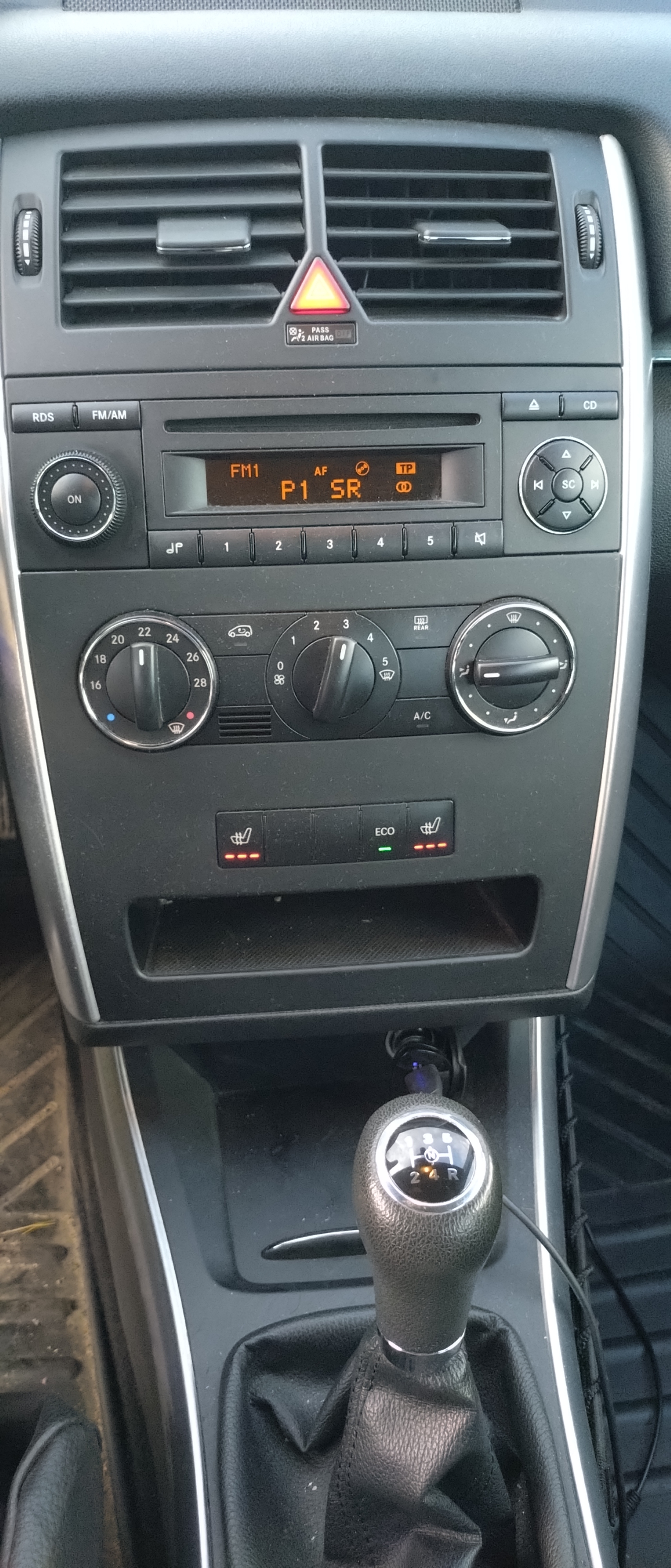 Mercedes-Benz B 180 Blue Efficiency 2010, bild 6/8