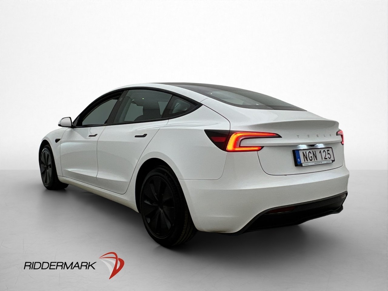Tesla Model 3 Standard Range Svensksåld 2024, kuva 6/10