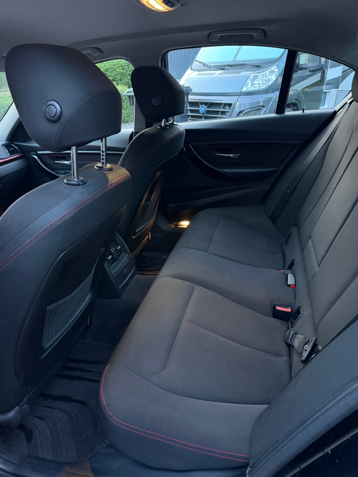 BMW 318 d Sedan Steptronic 2015, bild 6/6