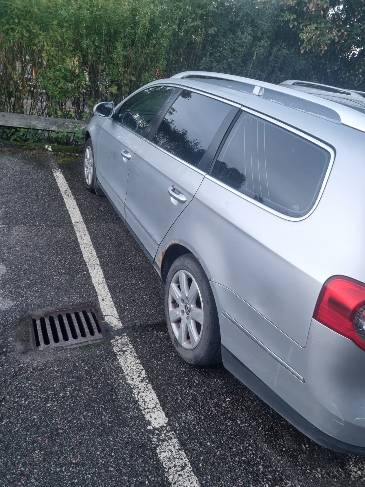 Volkswagen Passat 2010, bild 3/6