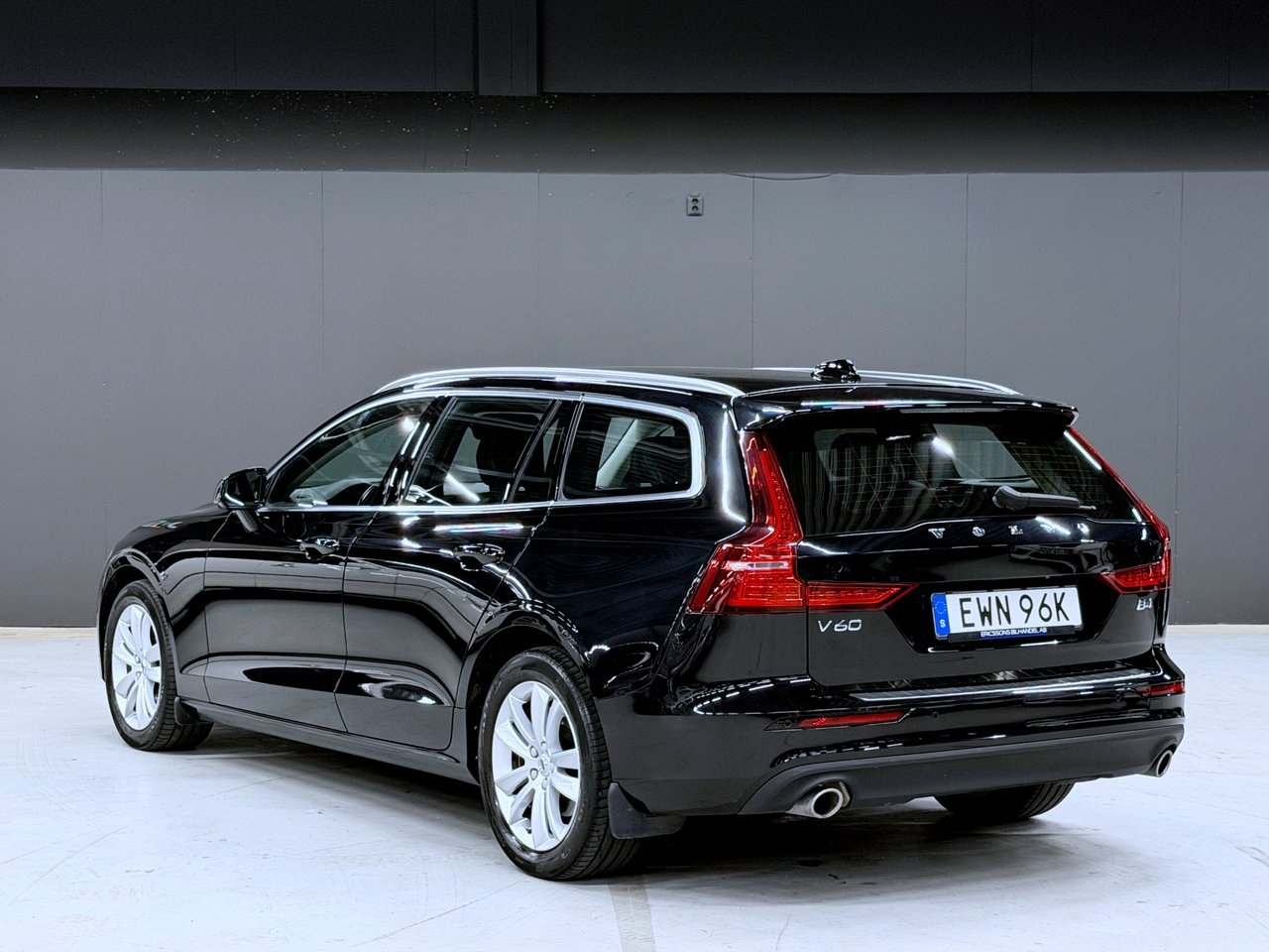 Volvo V60 2021, bild 2/10