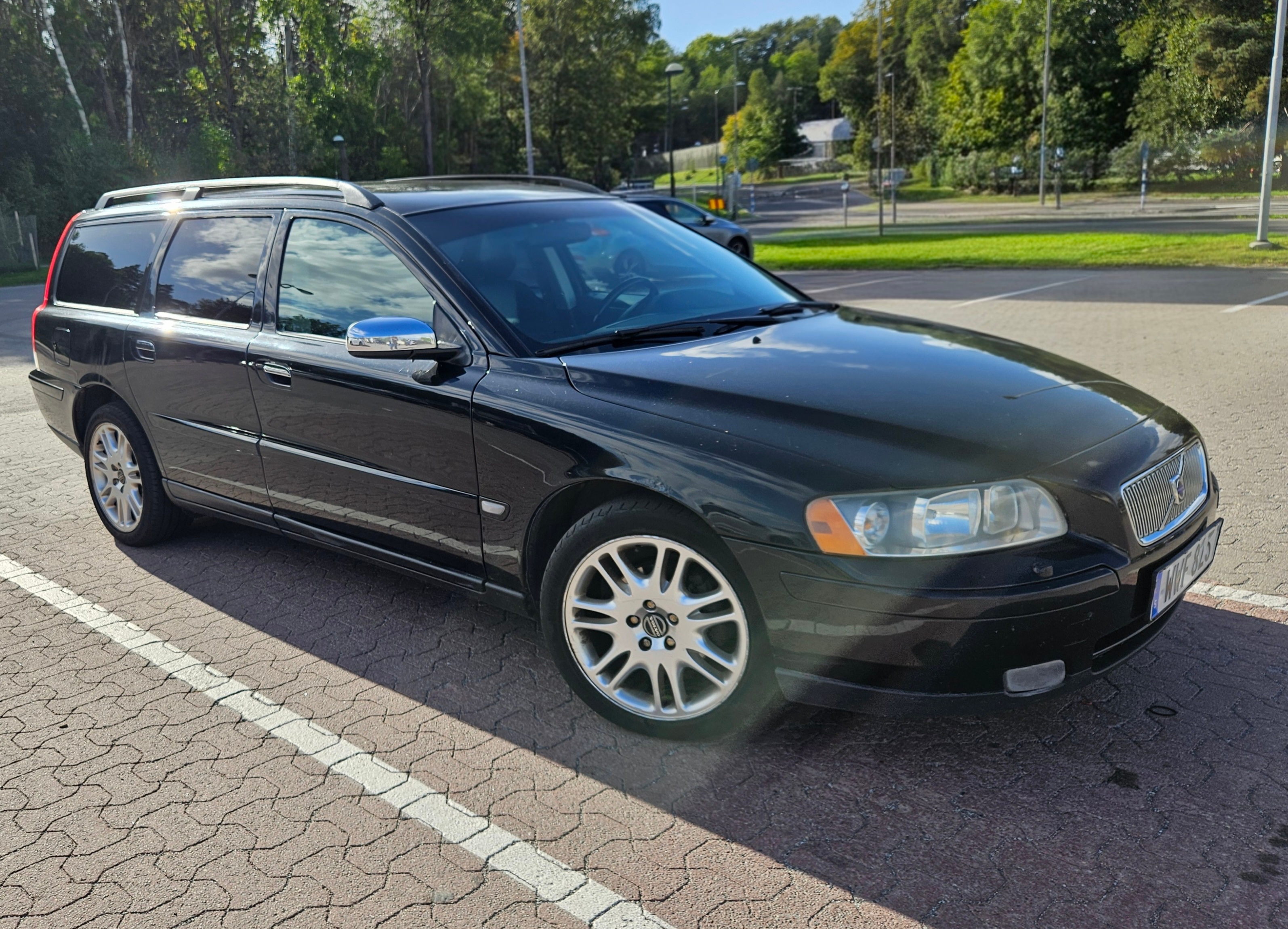 Volvo V70 2.4 Manuell 2006, bild 2/4