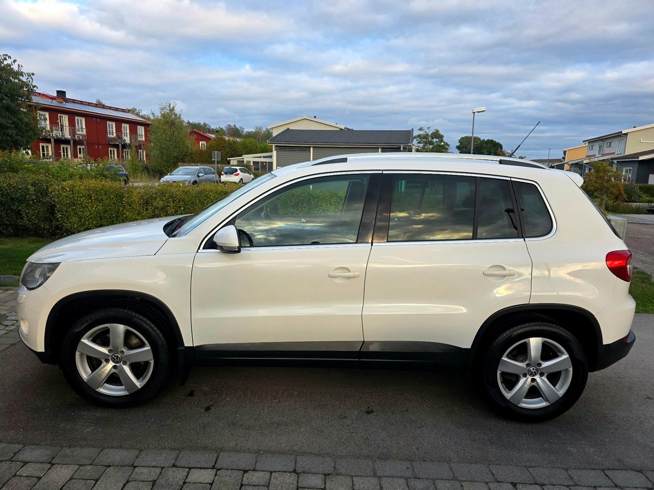 Volkswagen Tiguan 2010, bild 2/10
