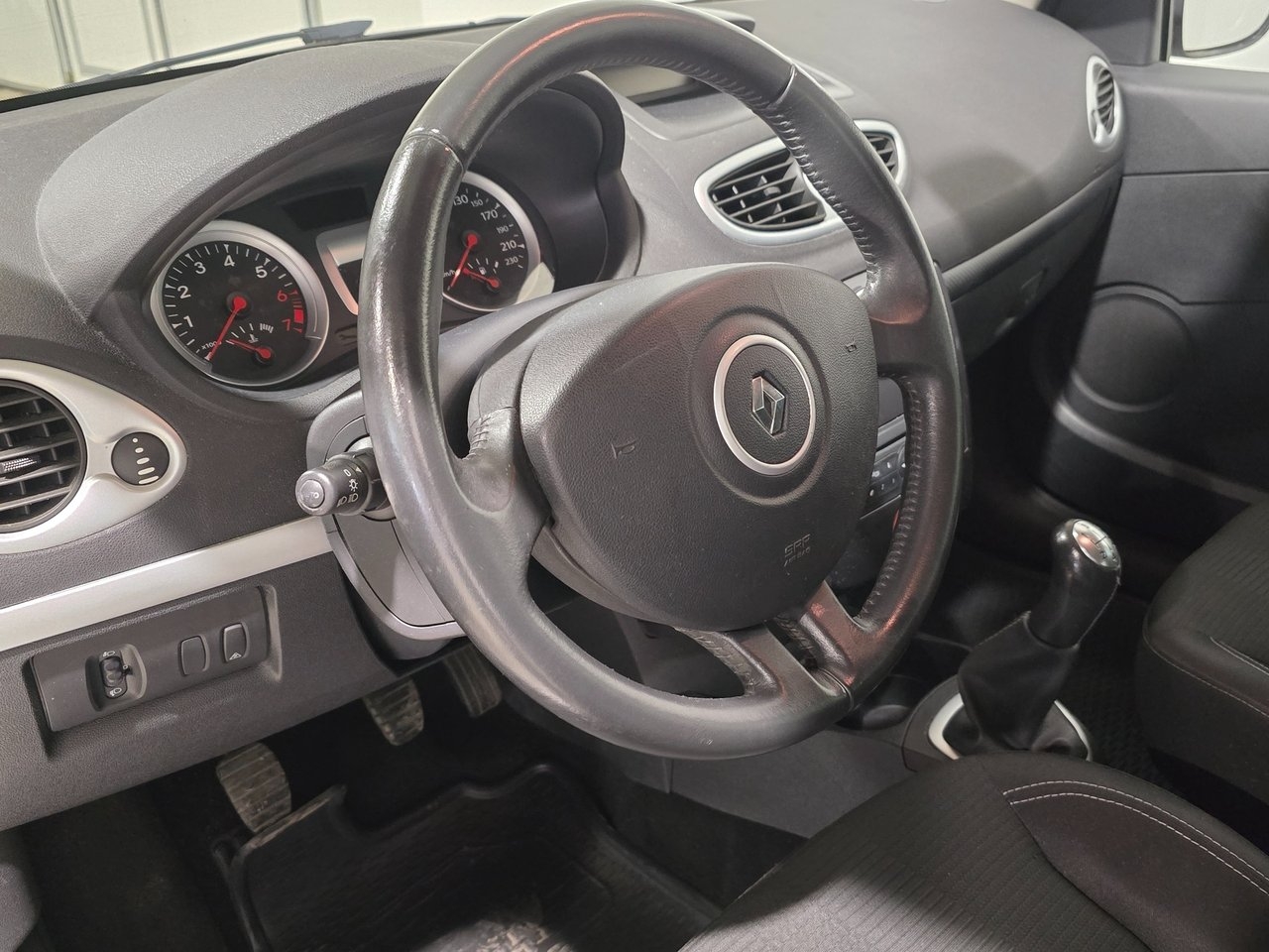 Renault Clio 5-dörrars Halvkombi 2013, bild 7/10