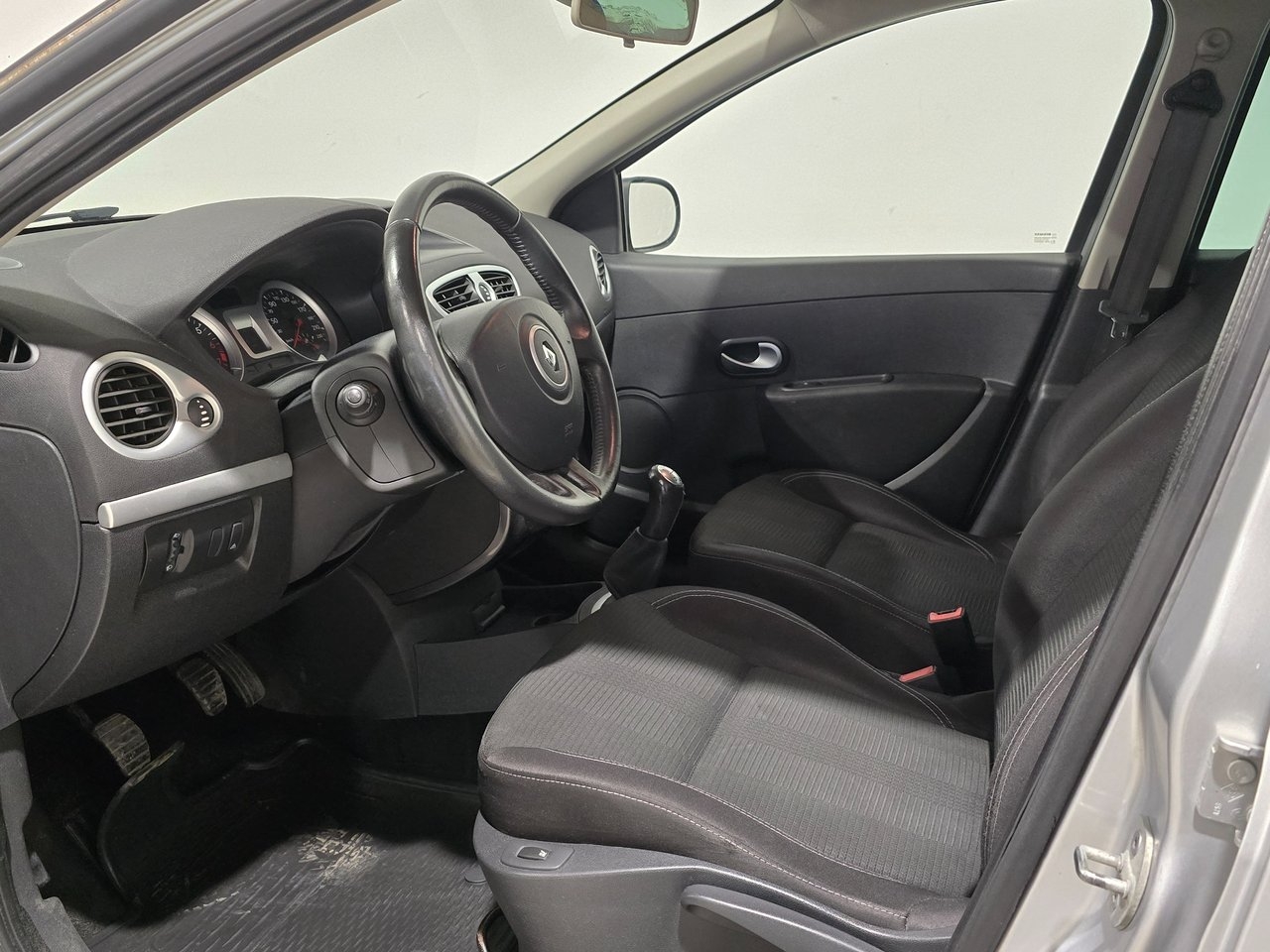 Renault Clio 5-dörrars Halvkombi 2013, bild 6/10
