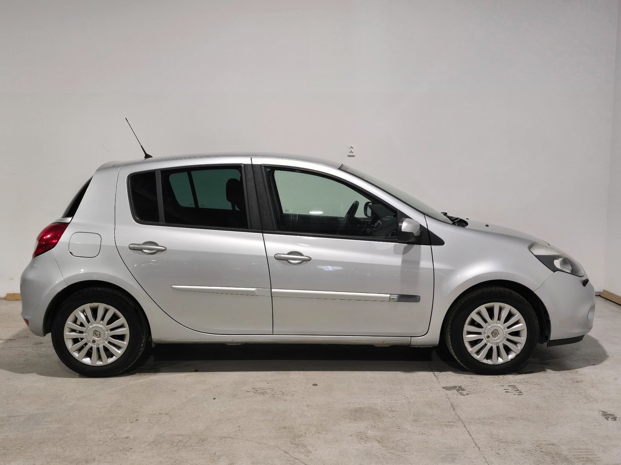 Renault Clio 5-dörrars Halvkombi 2013, bild 4/10