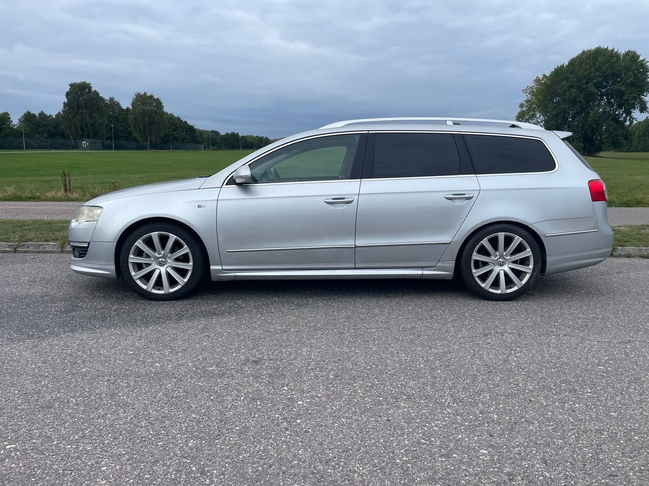 Volkswagen Passat 2009, bild 3/10